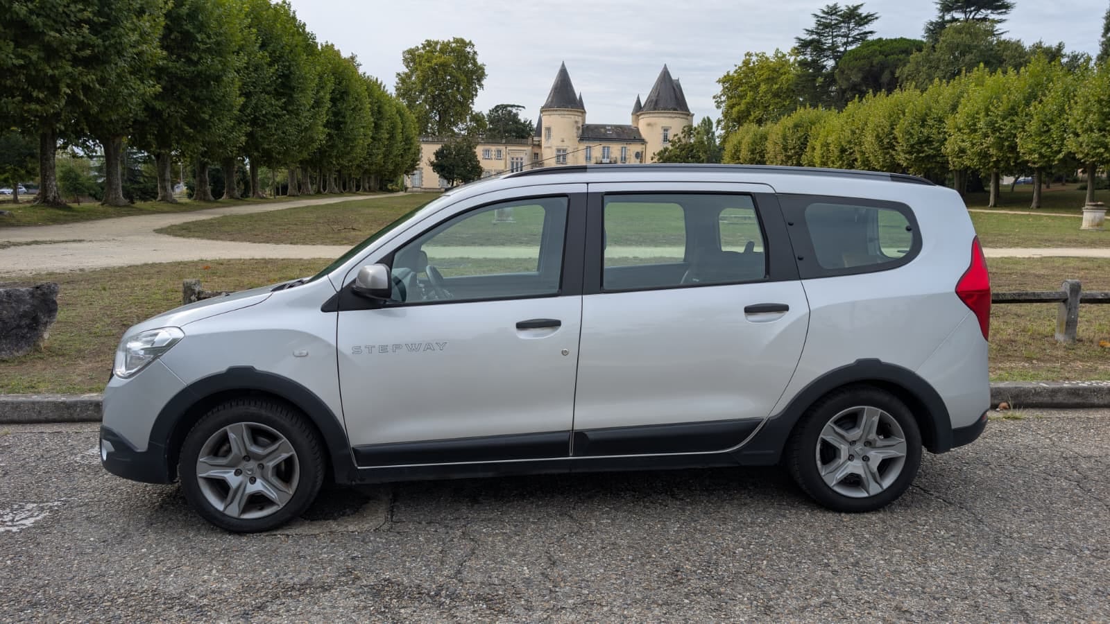 Dacia Lodgy EL66 avec Climatisation