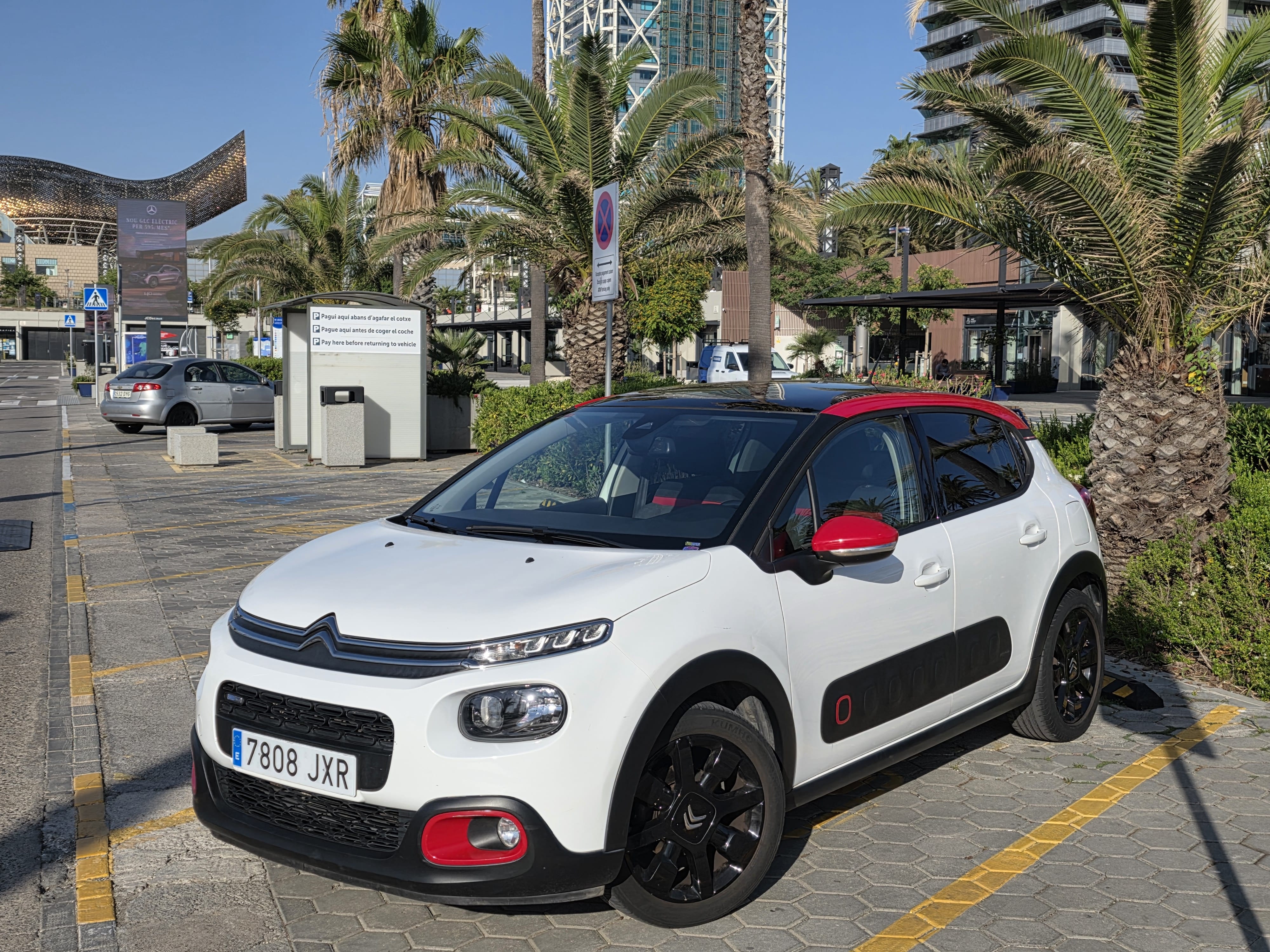 Citroen C3 con gps, camara, techo panorámico, 2017, Gasolina 95