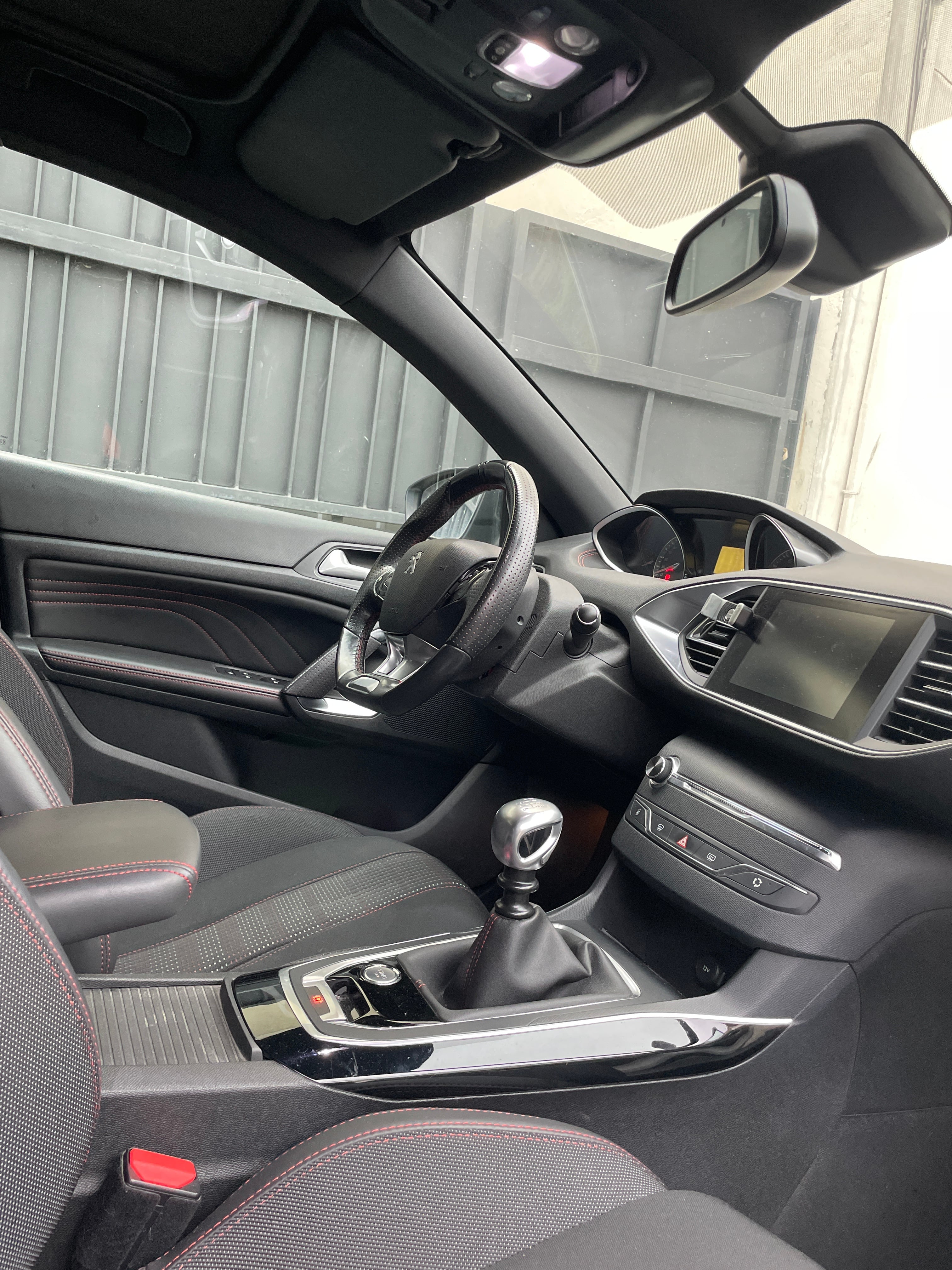 Peugeot 308 SW 130 cv avec GPS