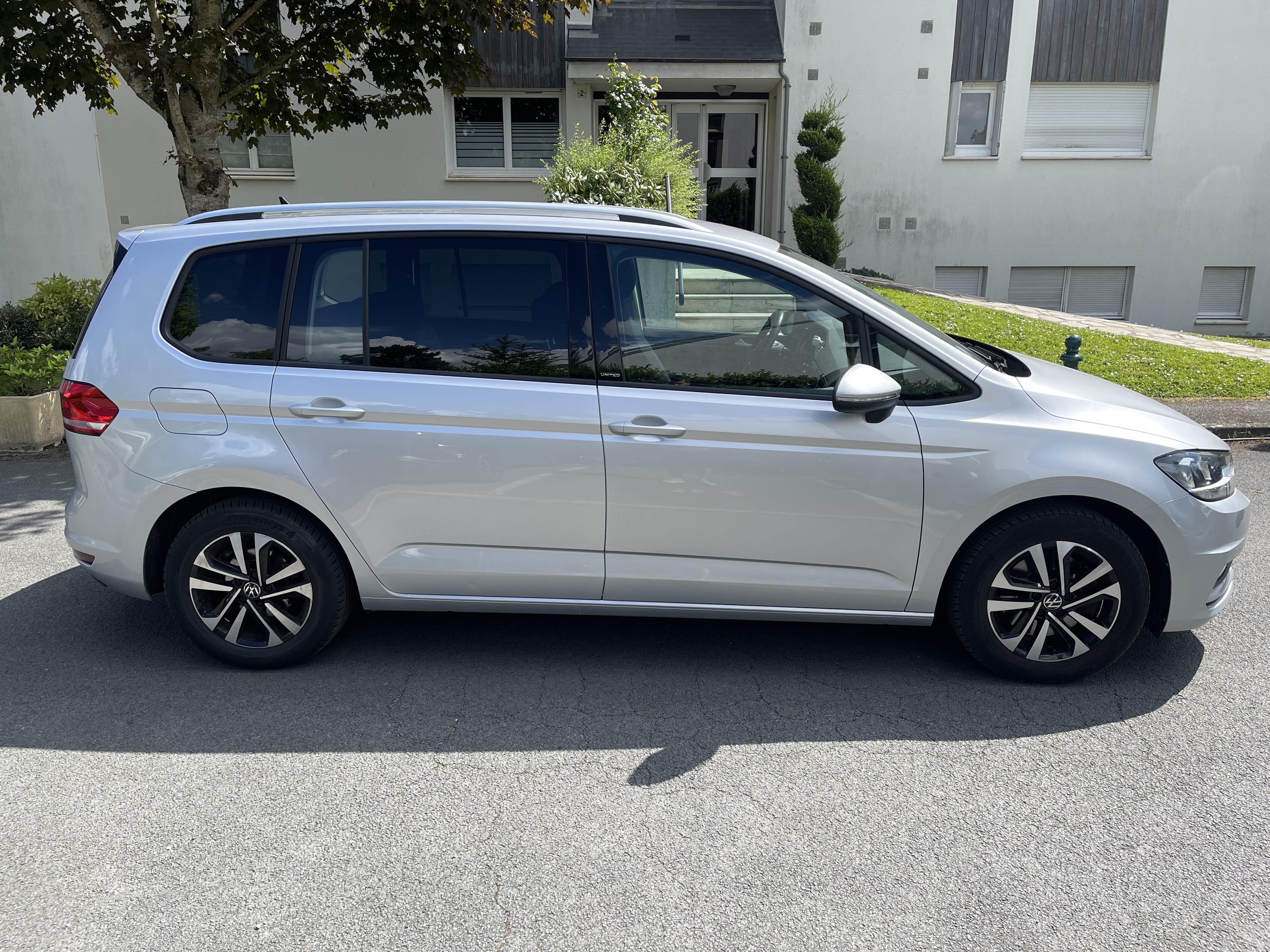 Volkswagen Touran avec Climatisation
