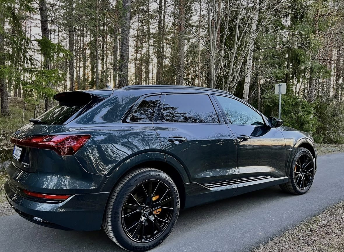 Audi e-tron med Bluetooth audio