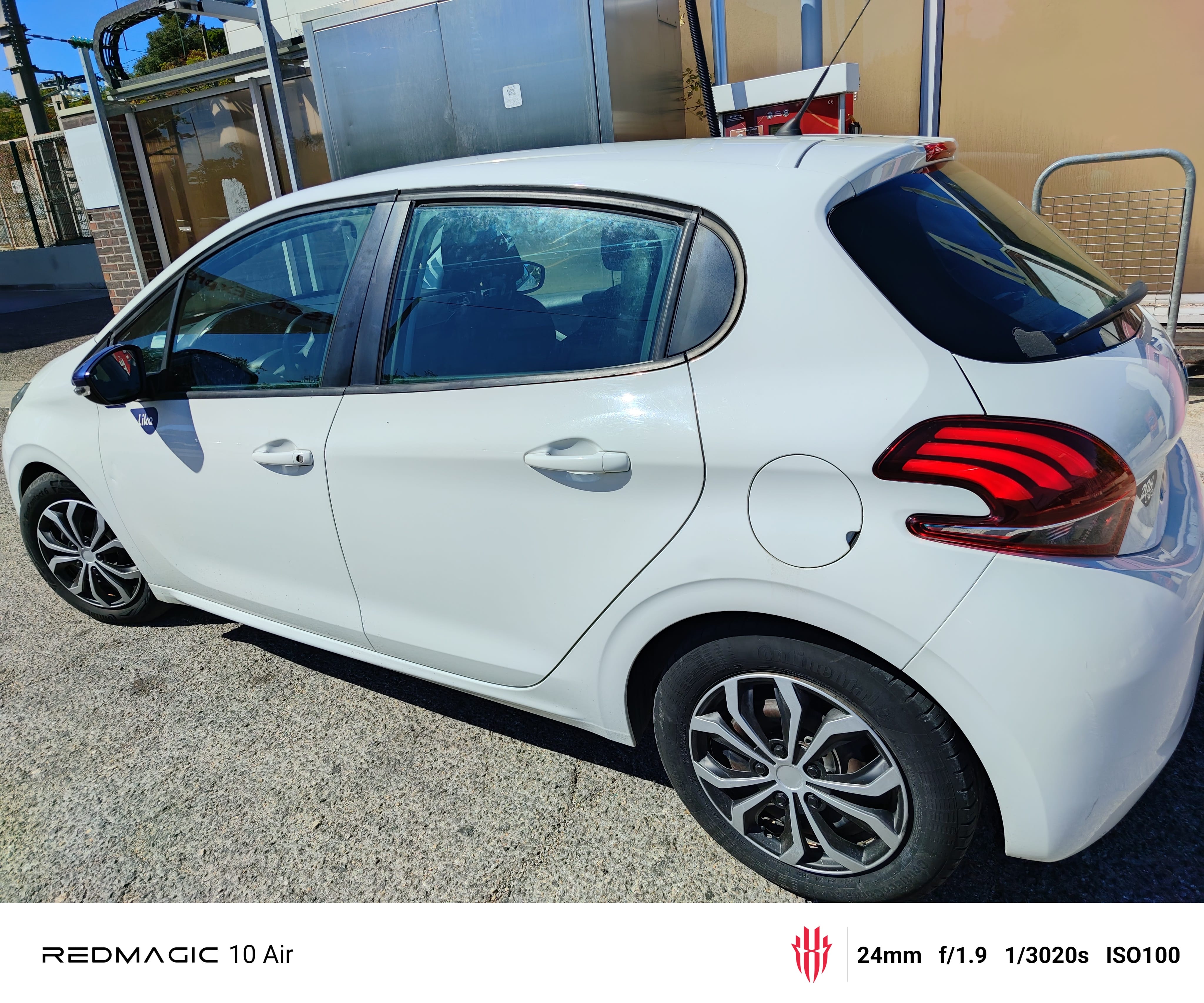 Peugeot 208 1.2 avec Climatisation