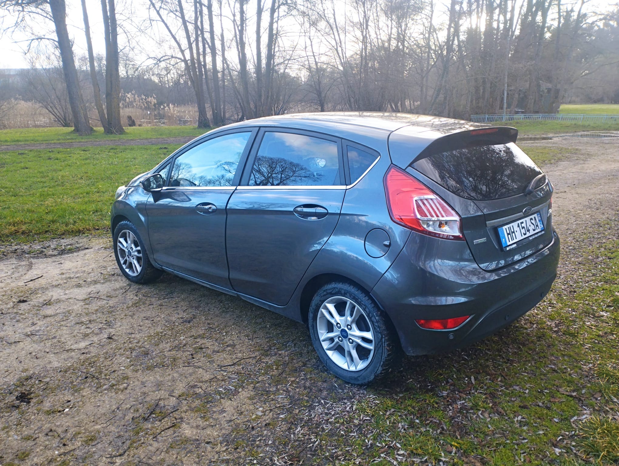 Ford Fiesta essence 125 ch avec Porte-vélos