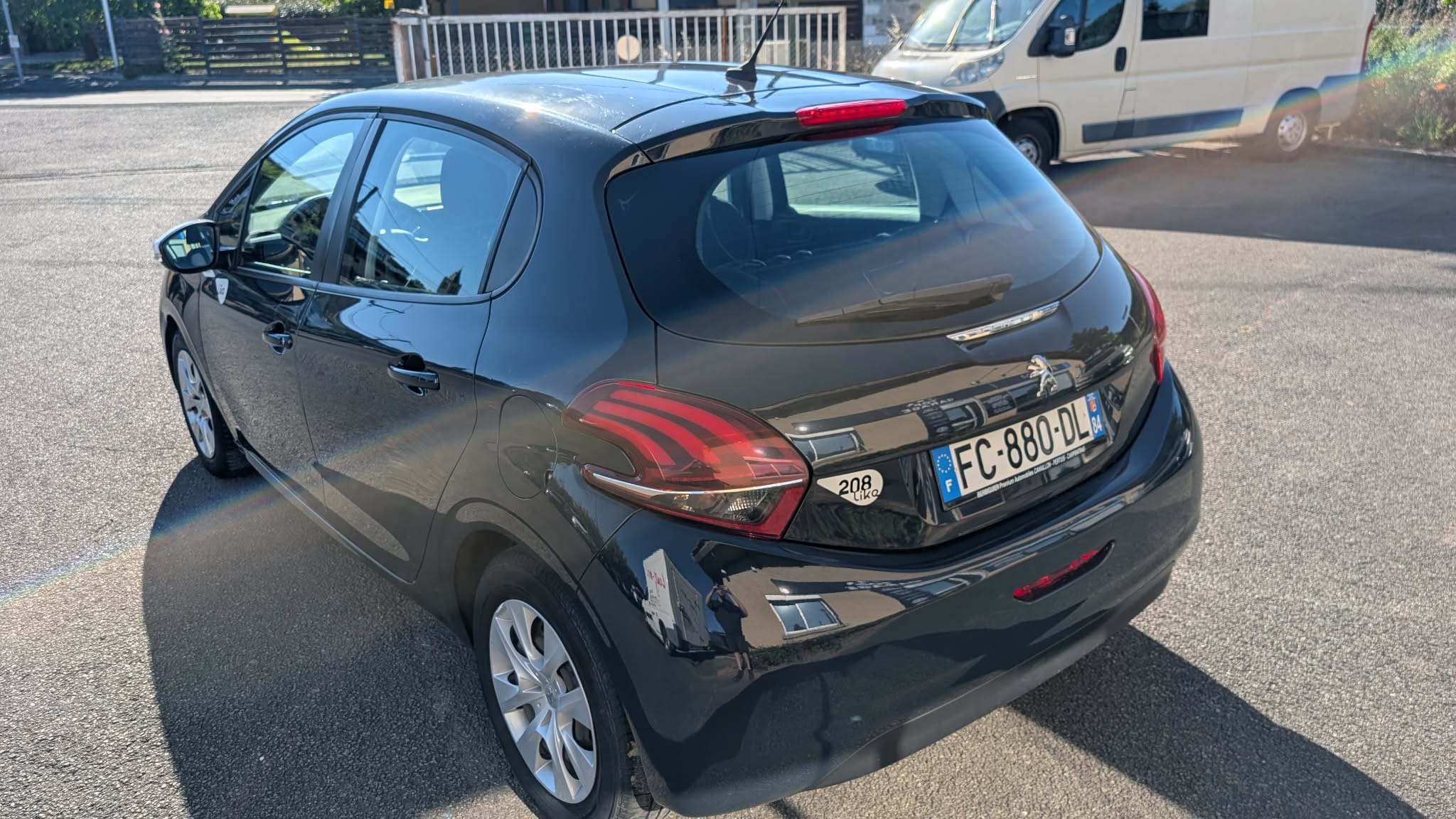 Peugeot 208 1.2 68 BVM5 avec GPS