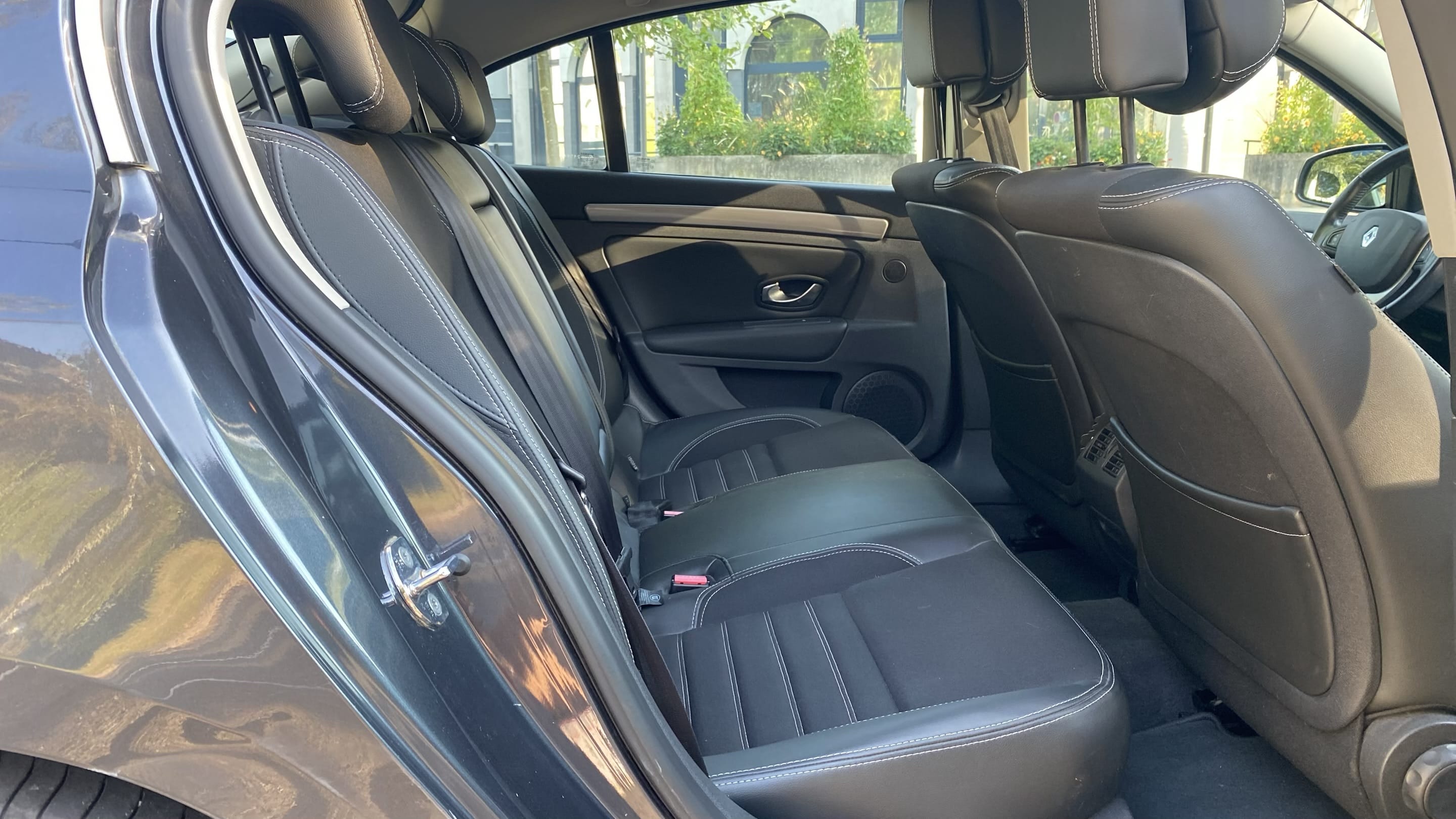 Renault Laguna 1.5 dci avec Entrée audio / iPod