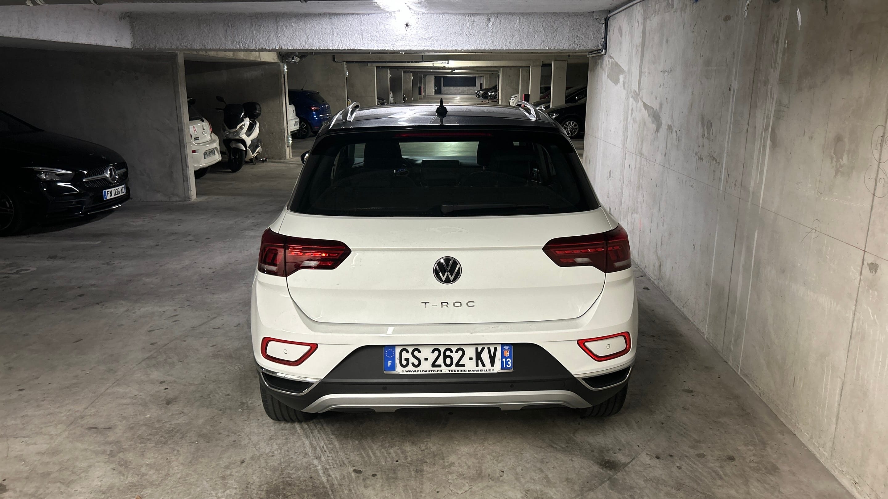 Volkswagen T-Roc with Backup camera