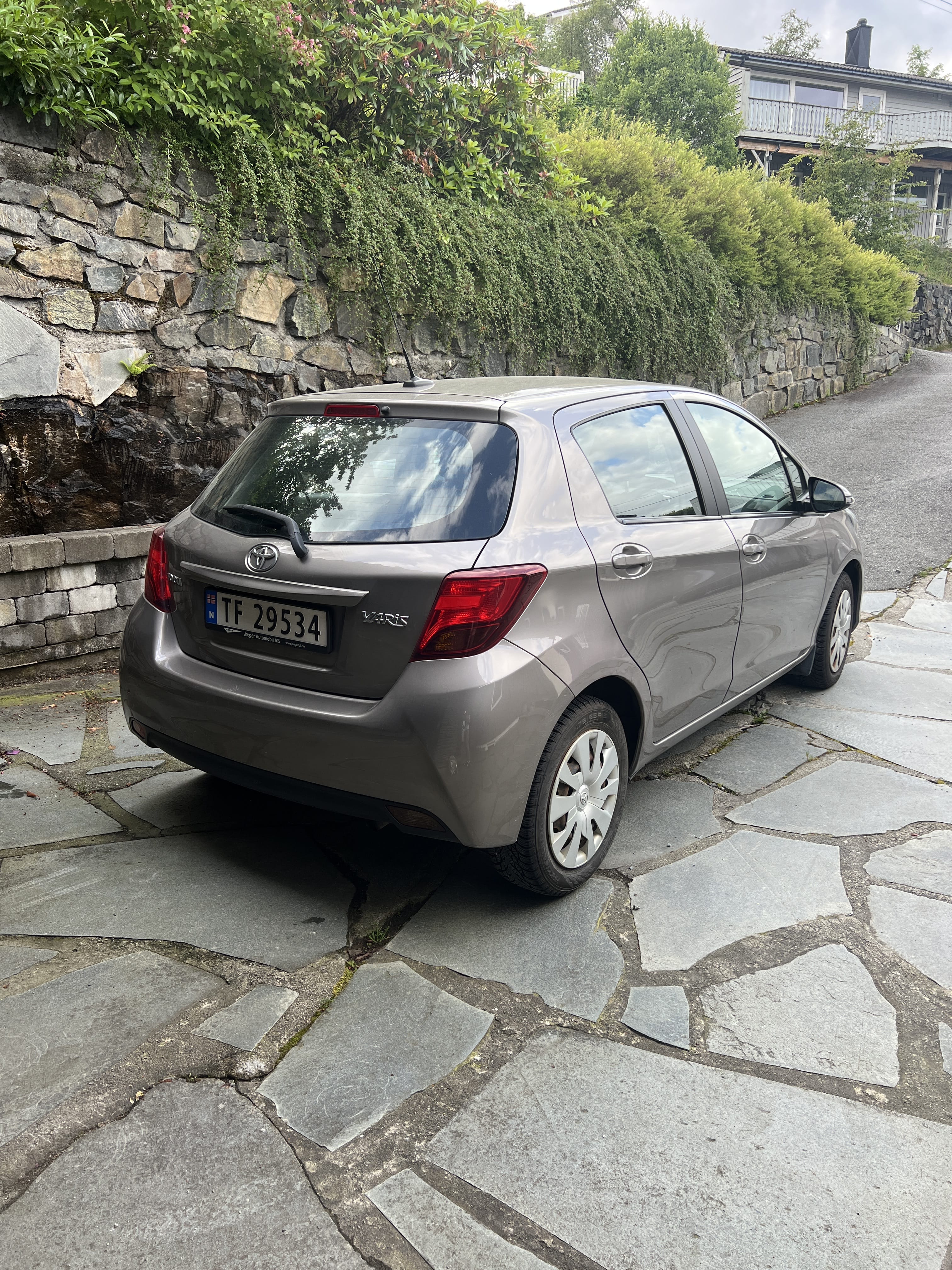Toyota Yaris med Vinterdekk