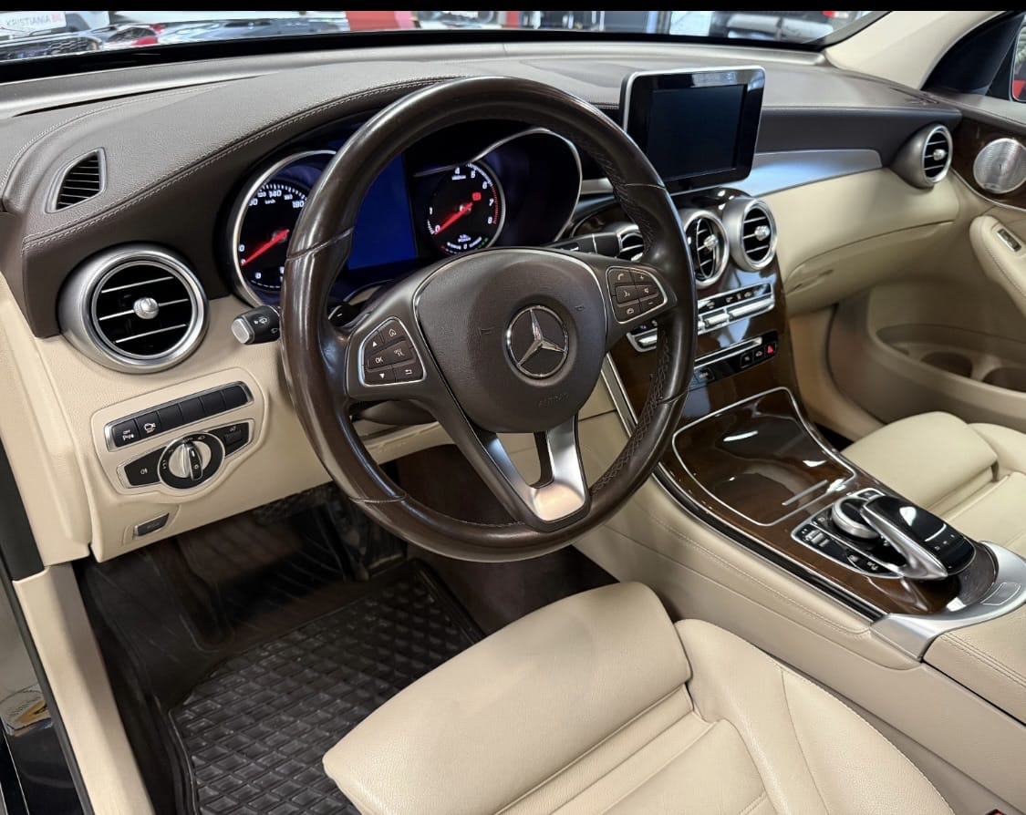 Mercedes-Benz GLC 300 4Matic Coupe avec Régulateur de vitesse