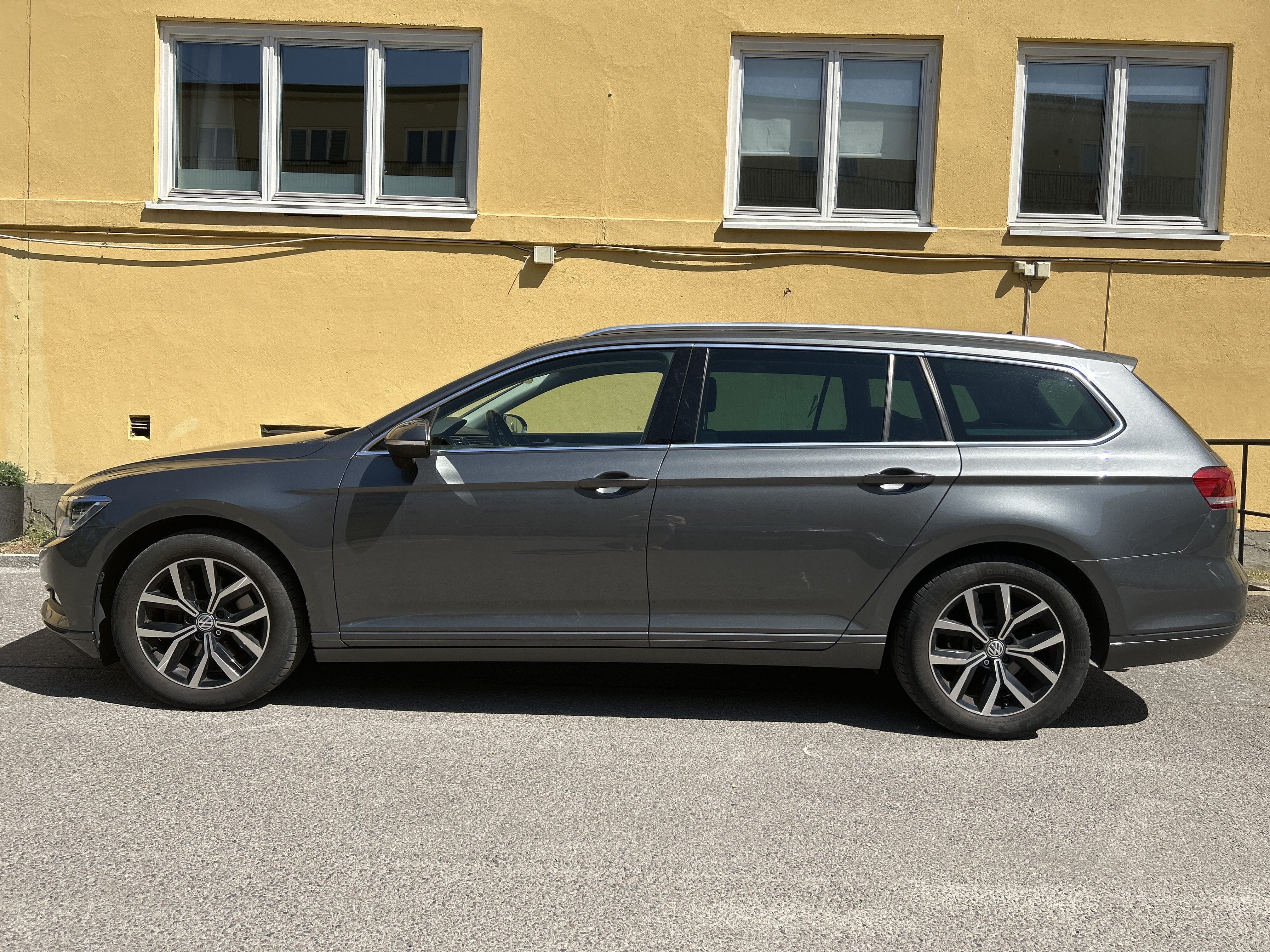 Volkswagen Passat with Air conditioning