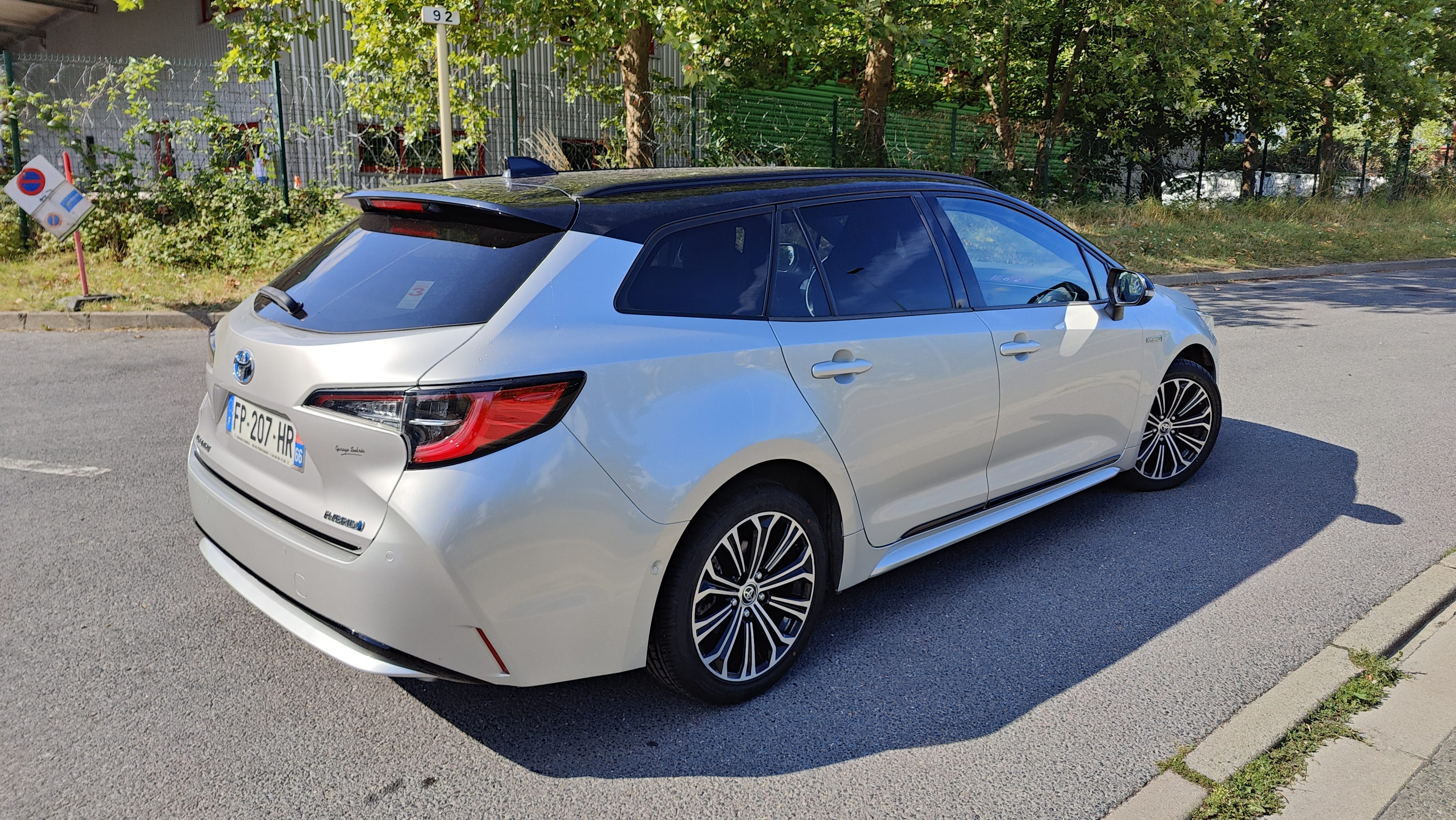 Toyota Corolla Break Hybride avec Entrée audio / iPod