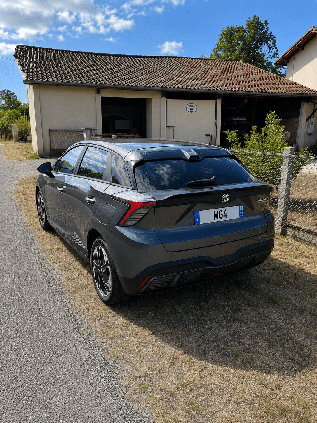 MG MG4 avec GPS