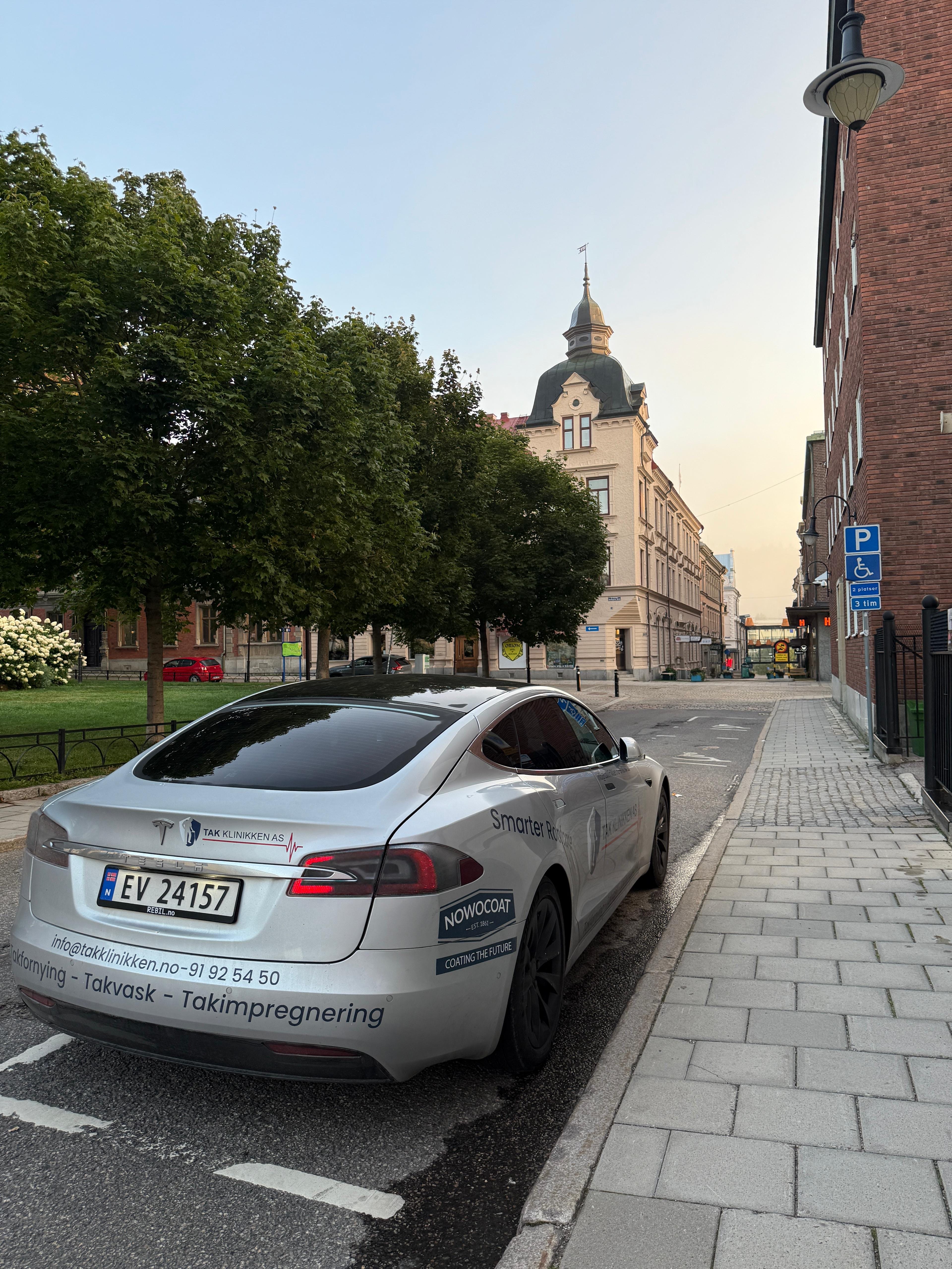 Tesla Model S 100D med GPS