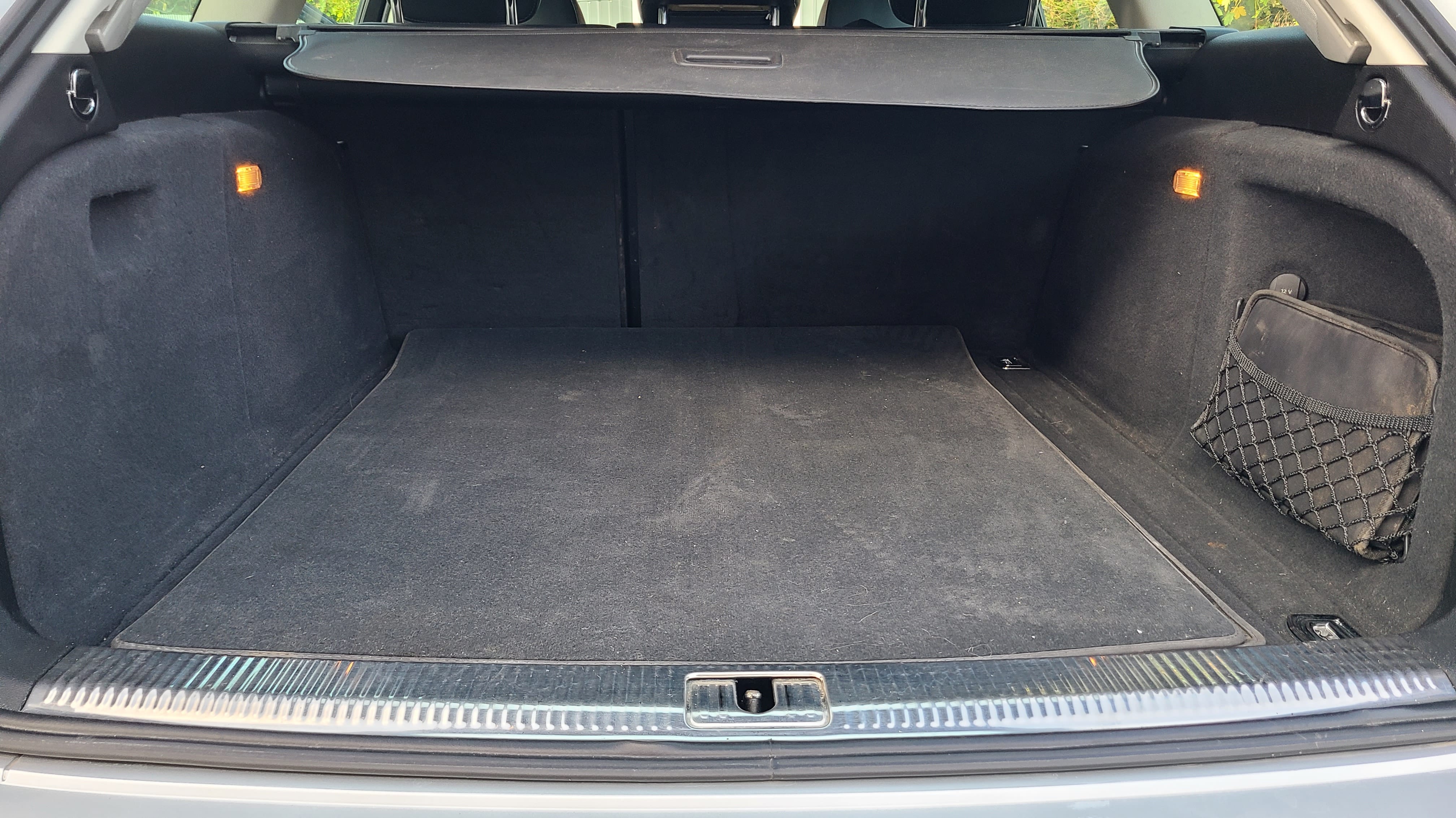 Audi A4 Avant with Baby seat