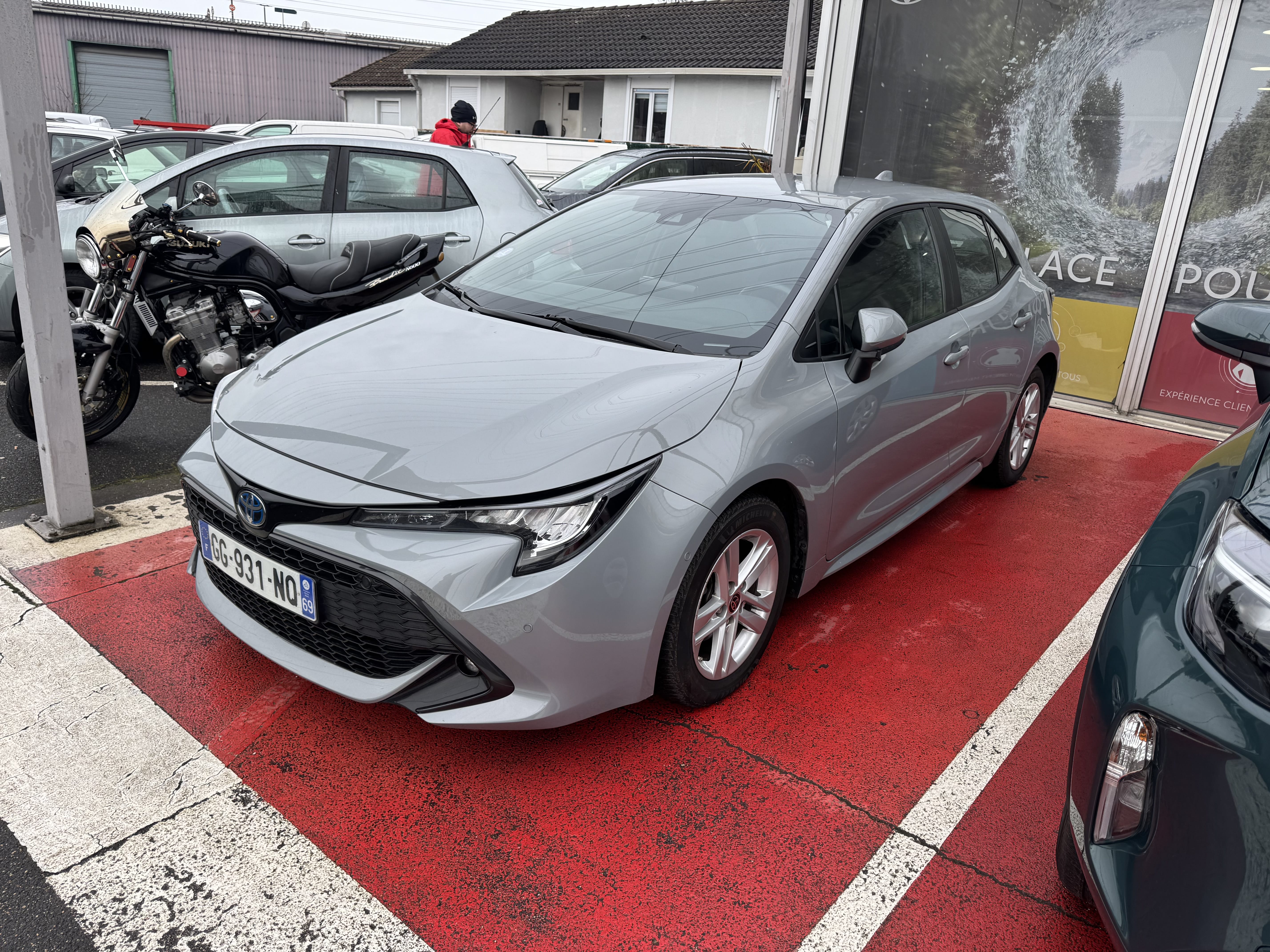 Toyota Corolla Hybride, 2022, Essence 95 / Électrique (hybride), automatique