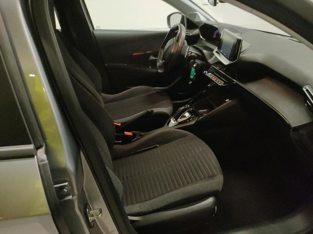 Peugeot 208 avec GPS
