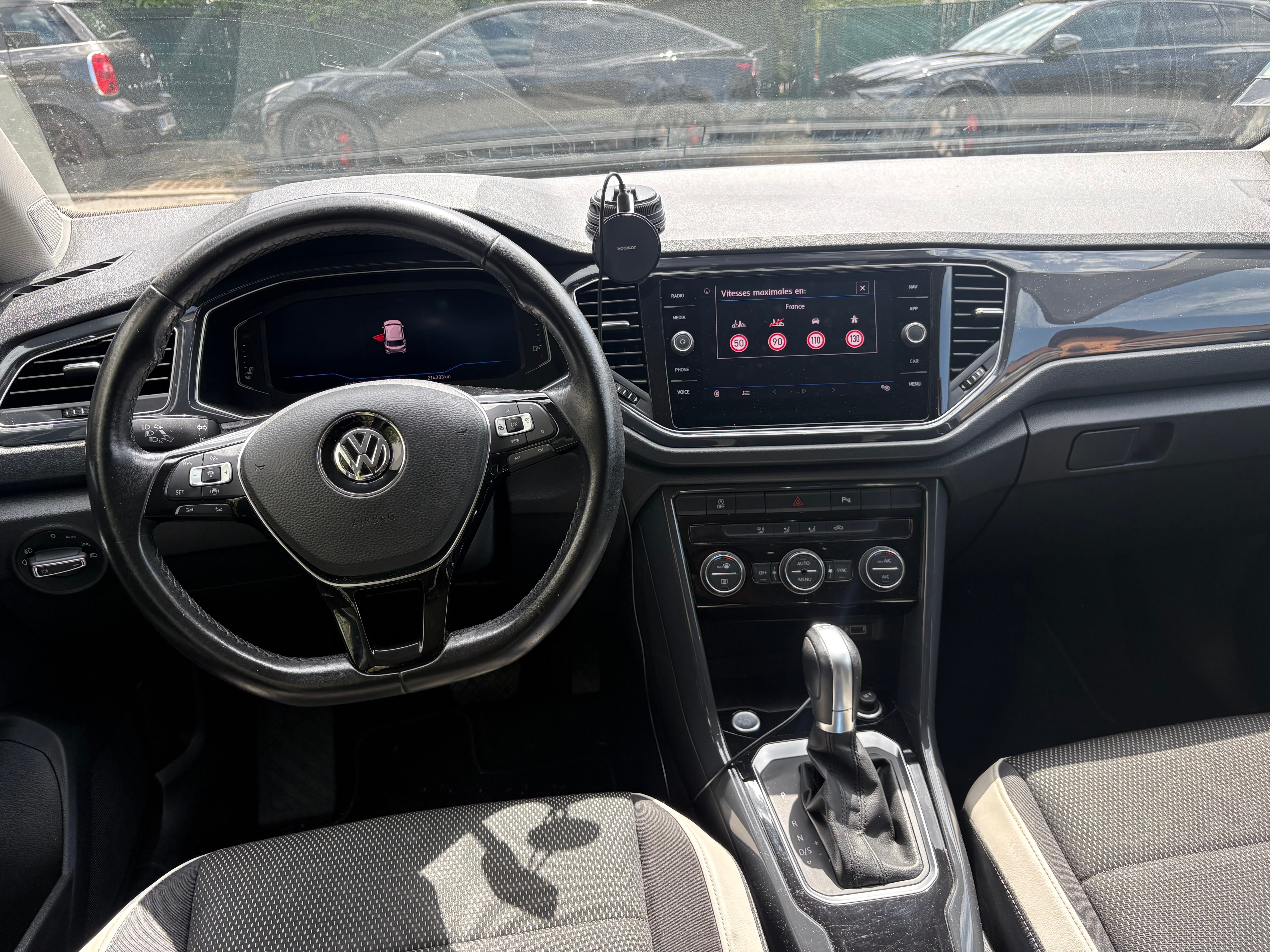 Volkswagen T-Roc avec GPS