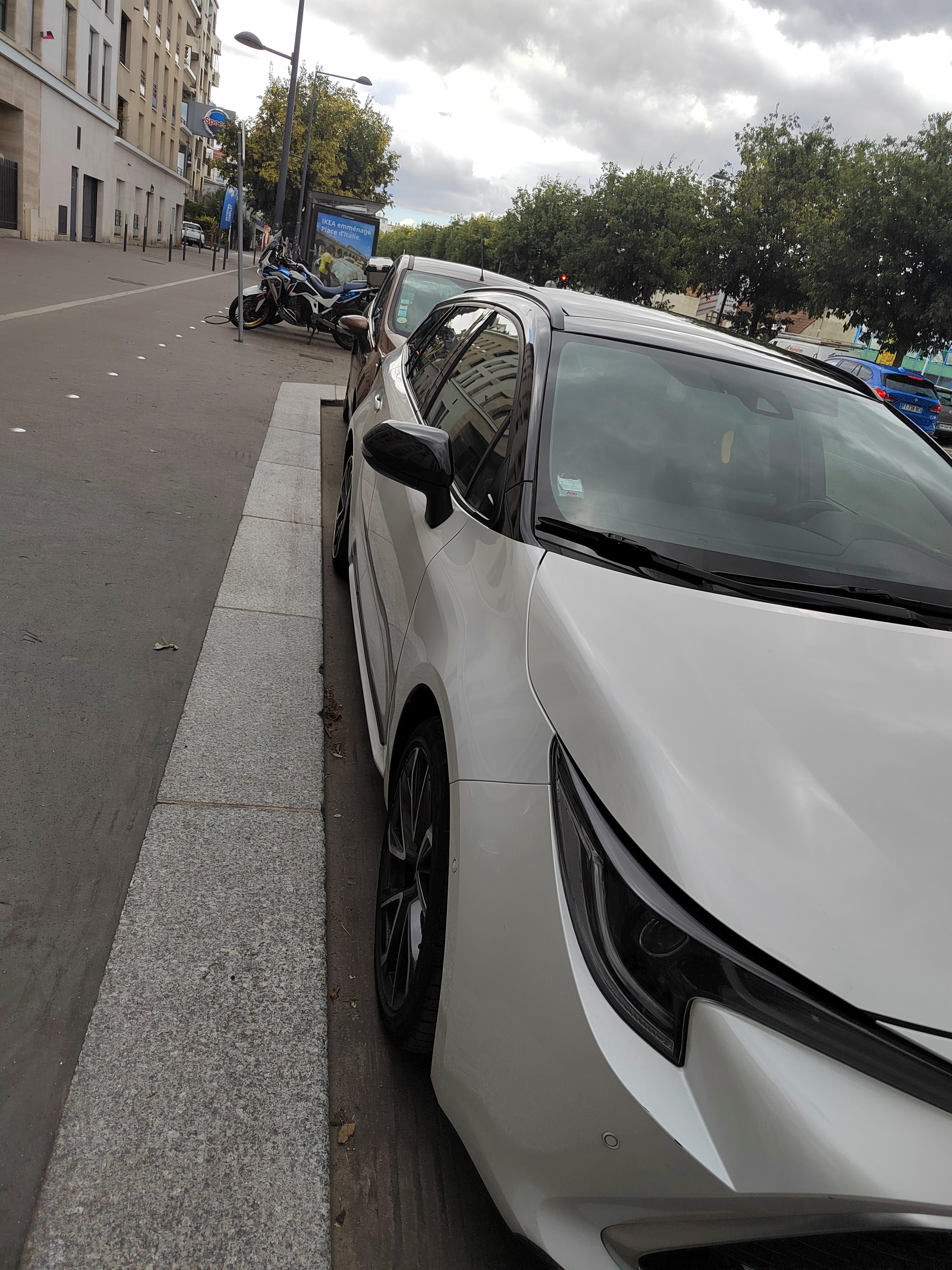Toyota Corolla Break Hybride avec GPS