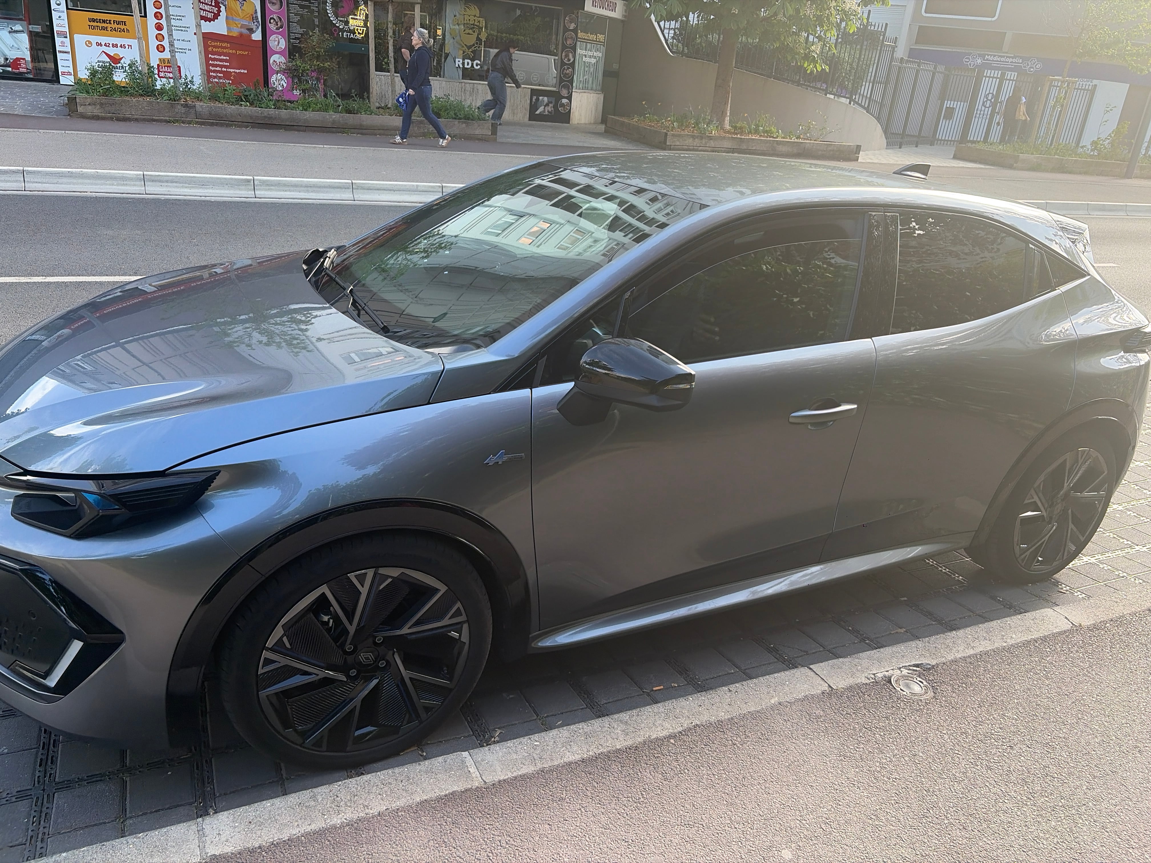 Renault Clio, 2026, Essence 95 / Électrique (hybride), automatique
