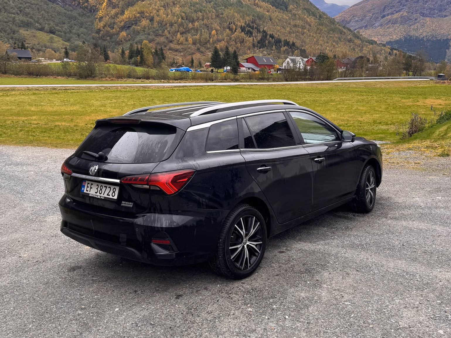 MG MG5 med Ryggekamera