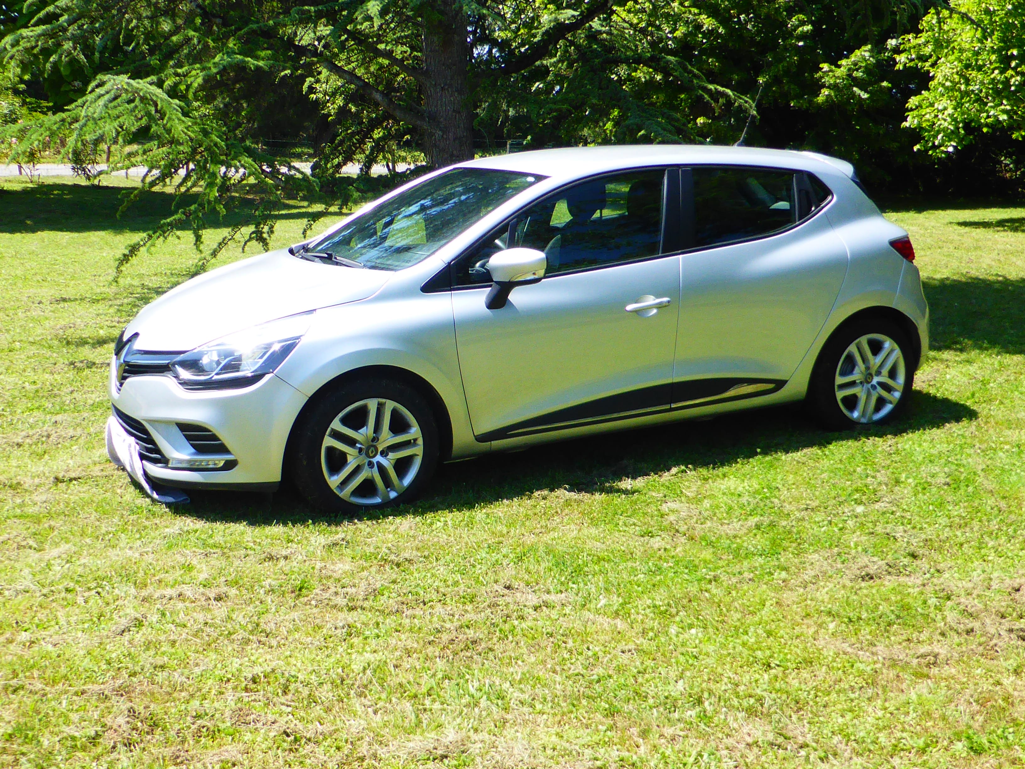 Renault Clio E85 GRISE 90ch avec Climatisation