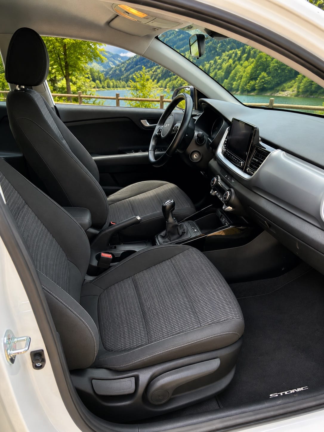 Kia Stonic mit Kindersitz
