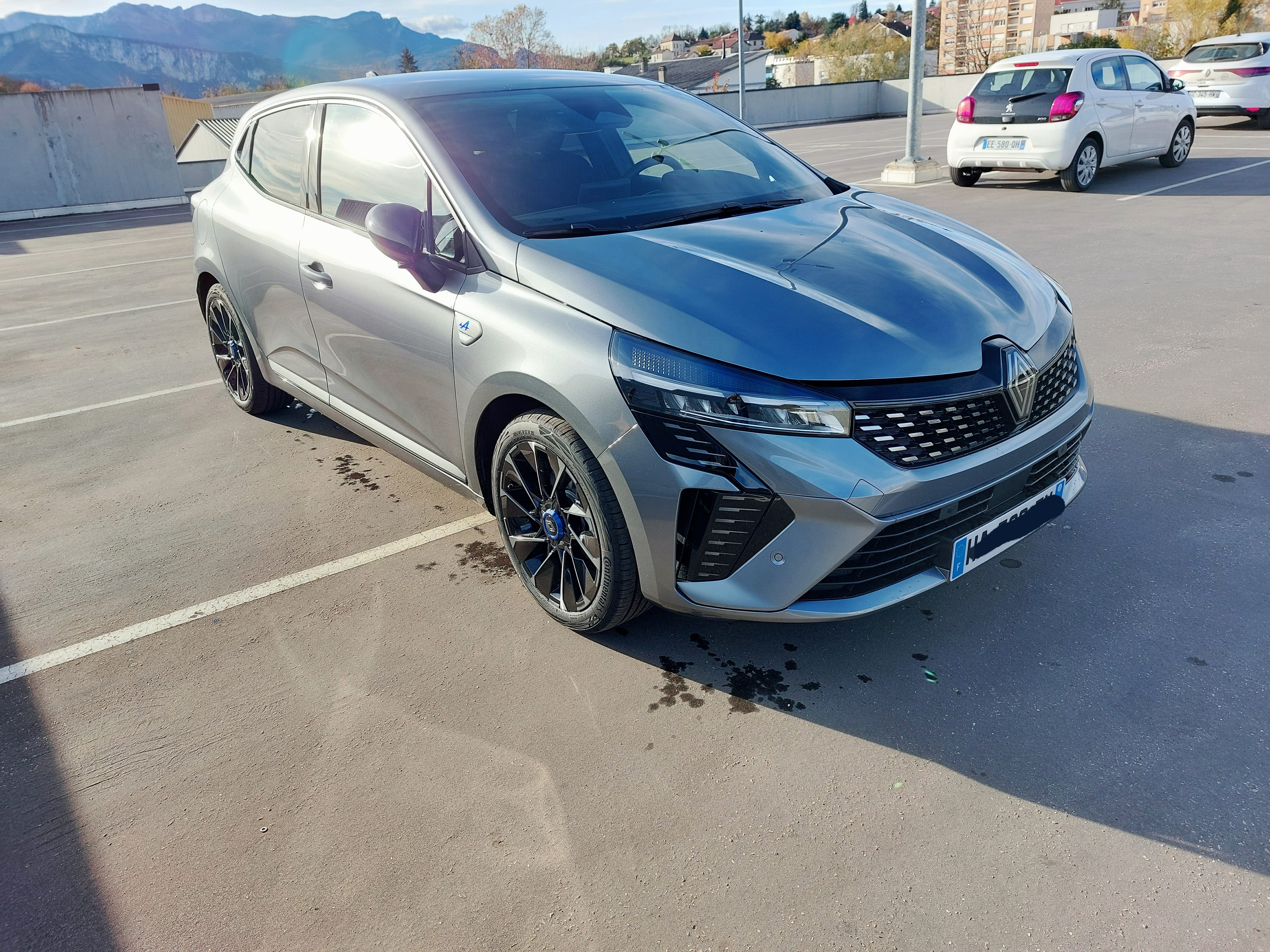 Renault Clio E-tech avec Dashcam