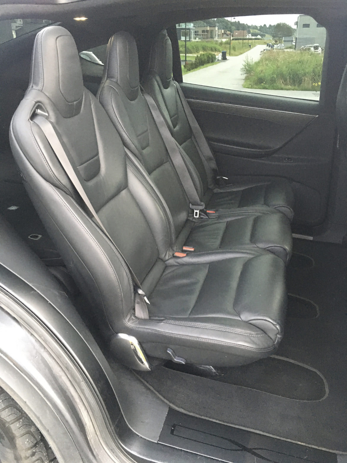 Tesla Model X med Cruisekontroll
