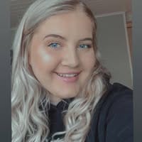 Nadia Madelen M