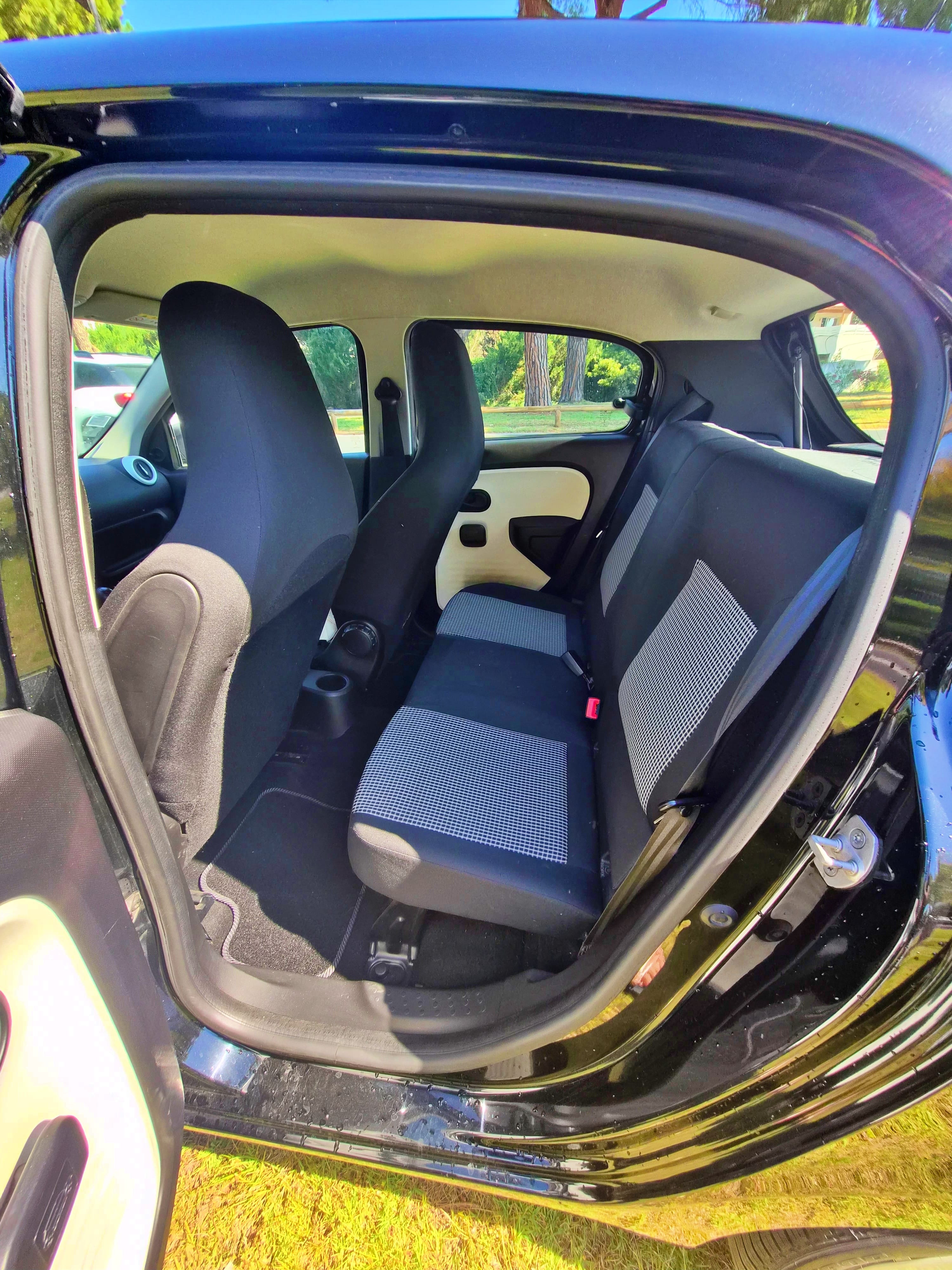 Renault Twingo III avec Autoradio