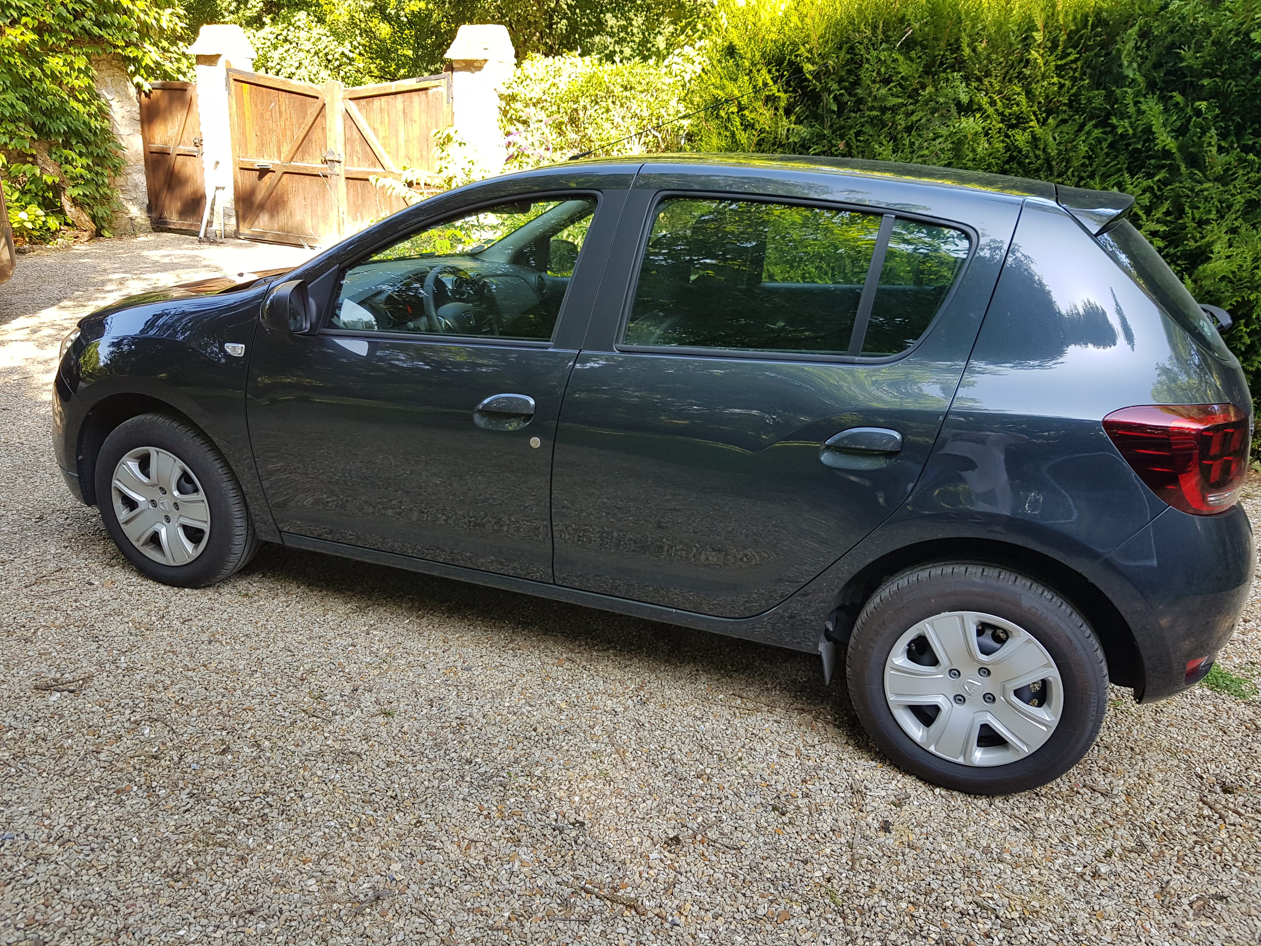 Dacia Sandero Lauréate avec GPS