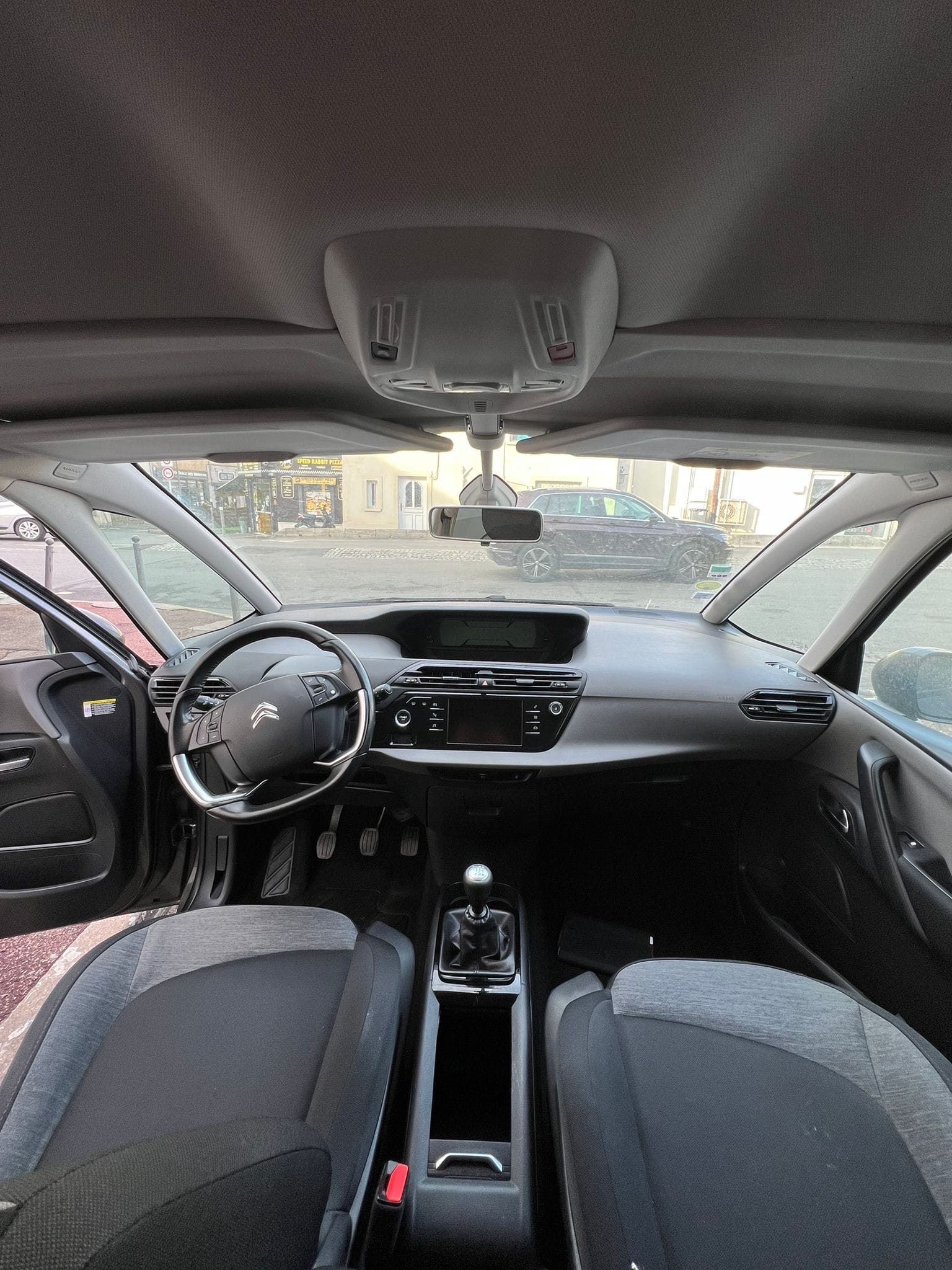 Citroen C4 Grand Picasso avec Apple CarPlay