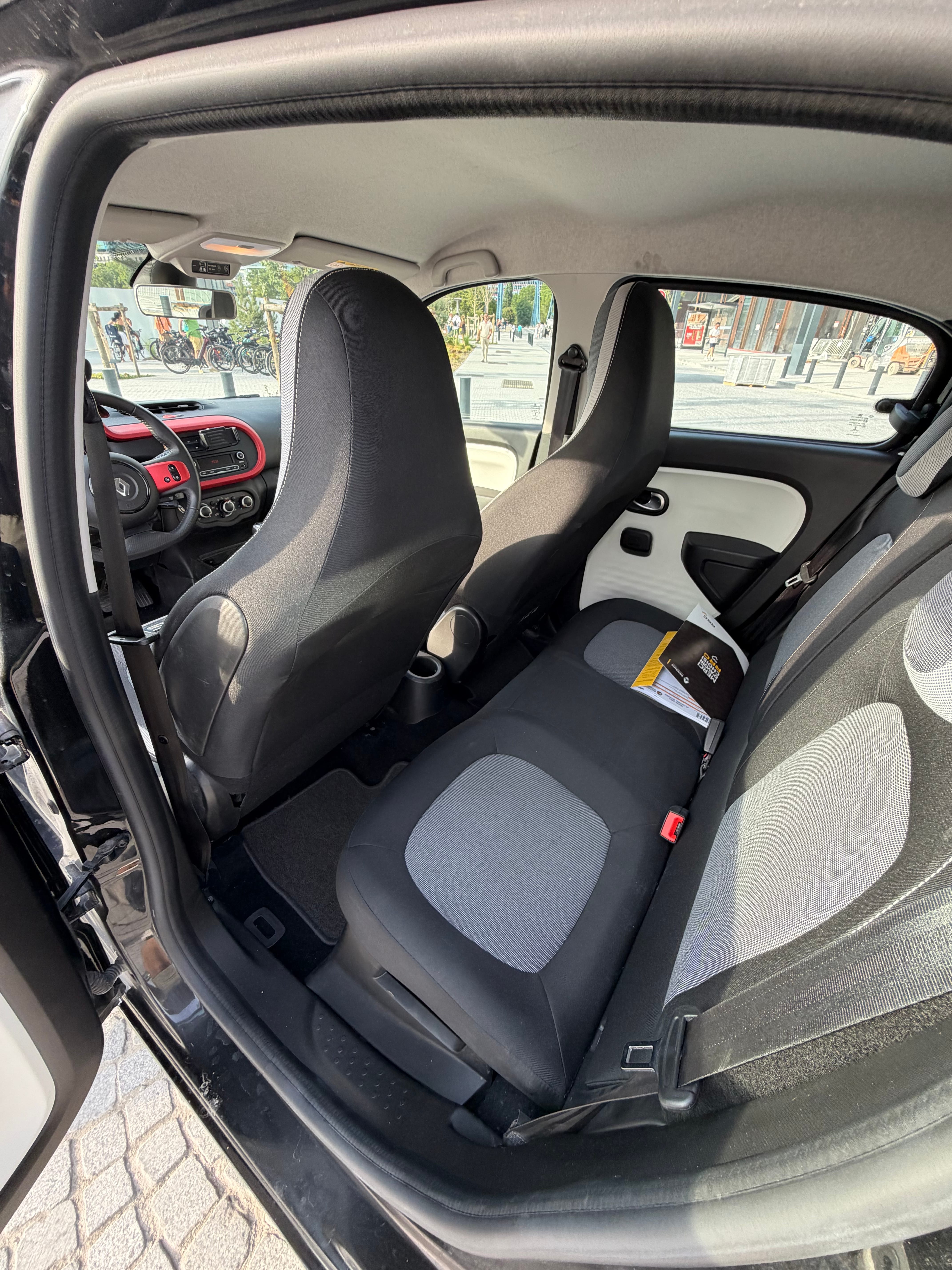 Renault Twingo avec Autoradio