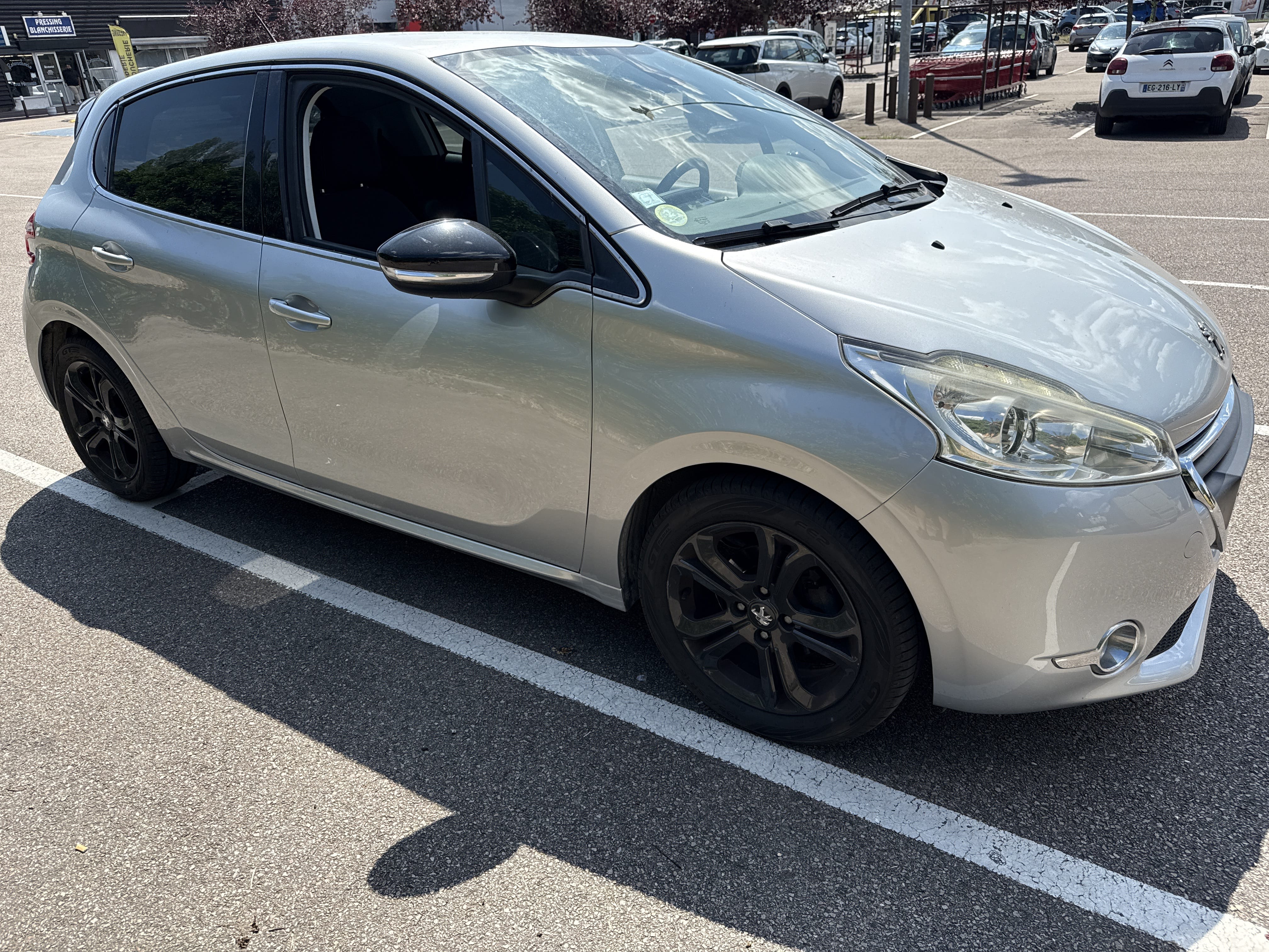 Peugeot 208 avec Chaines