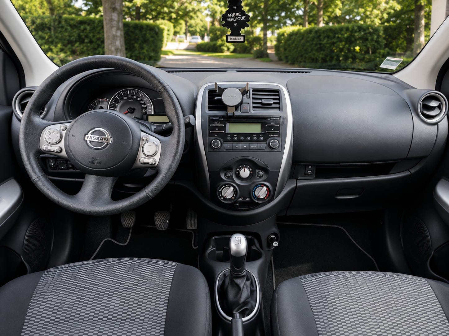 Nissan Micra avec Entrée audio / iPod