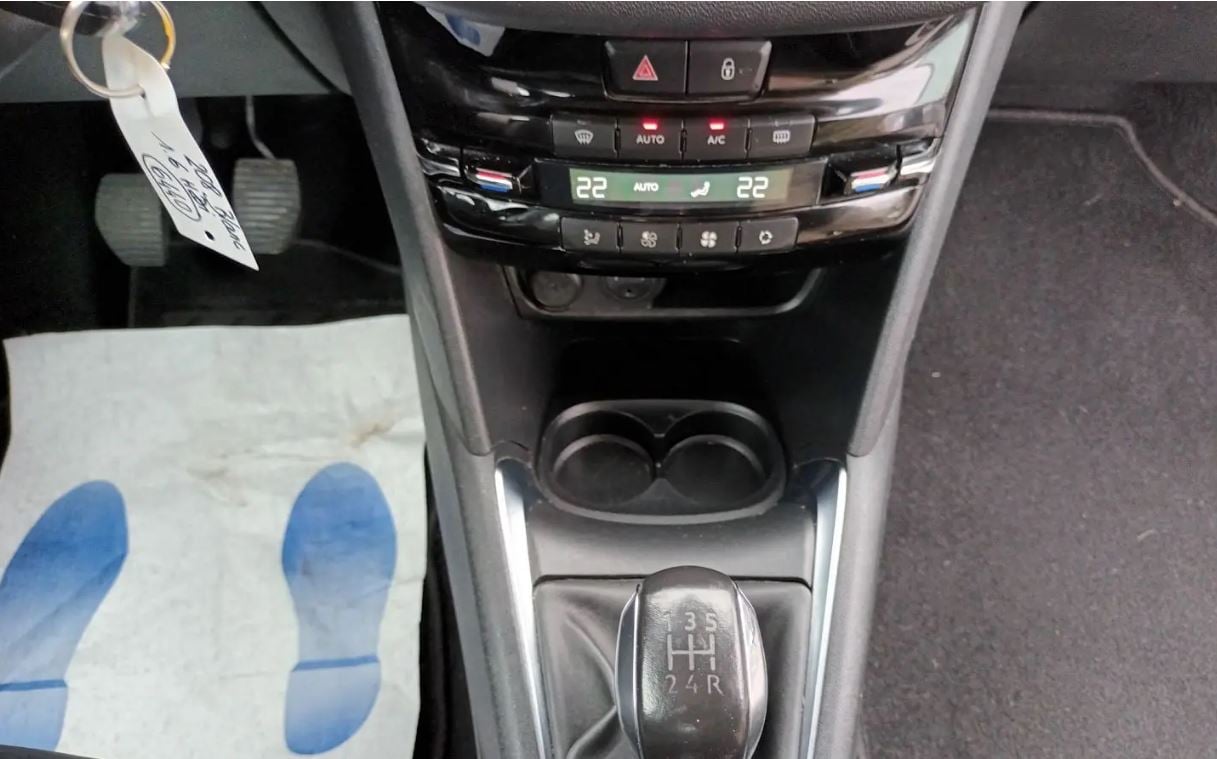 Peugeot 208 avec Android Auto