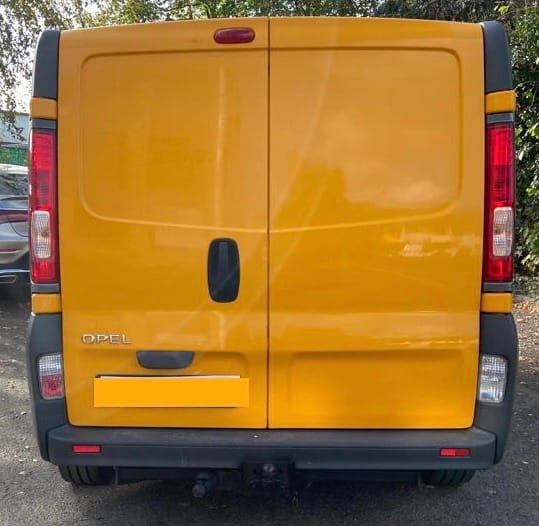 Opel Vivaro avec Entrée audio / iPod