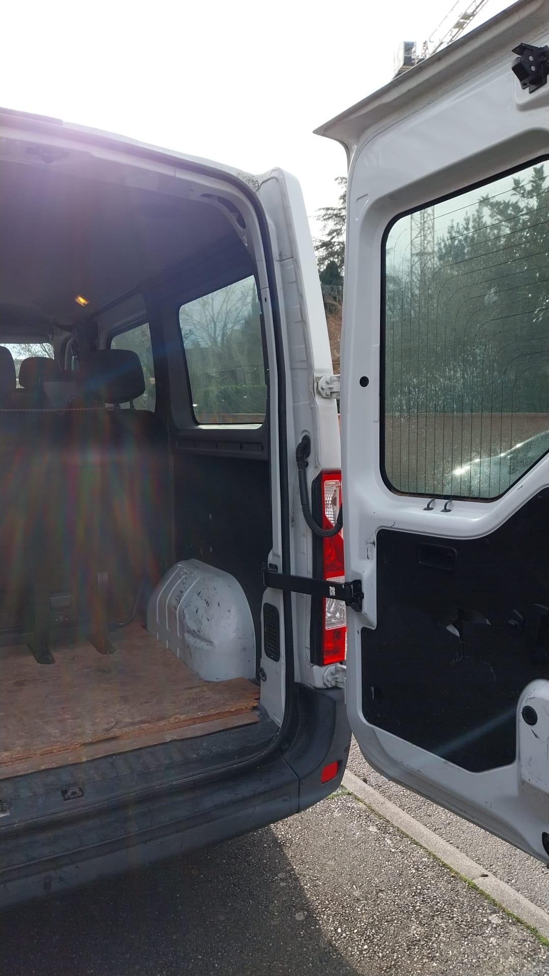 Renault Master Combi Minibus 9 places avec un très grand coffre avec Entrée audio / iPod
