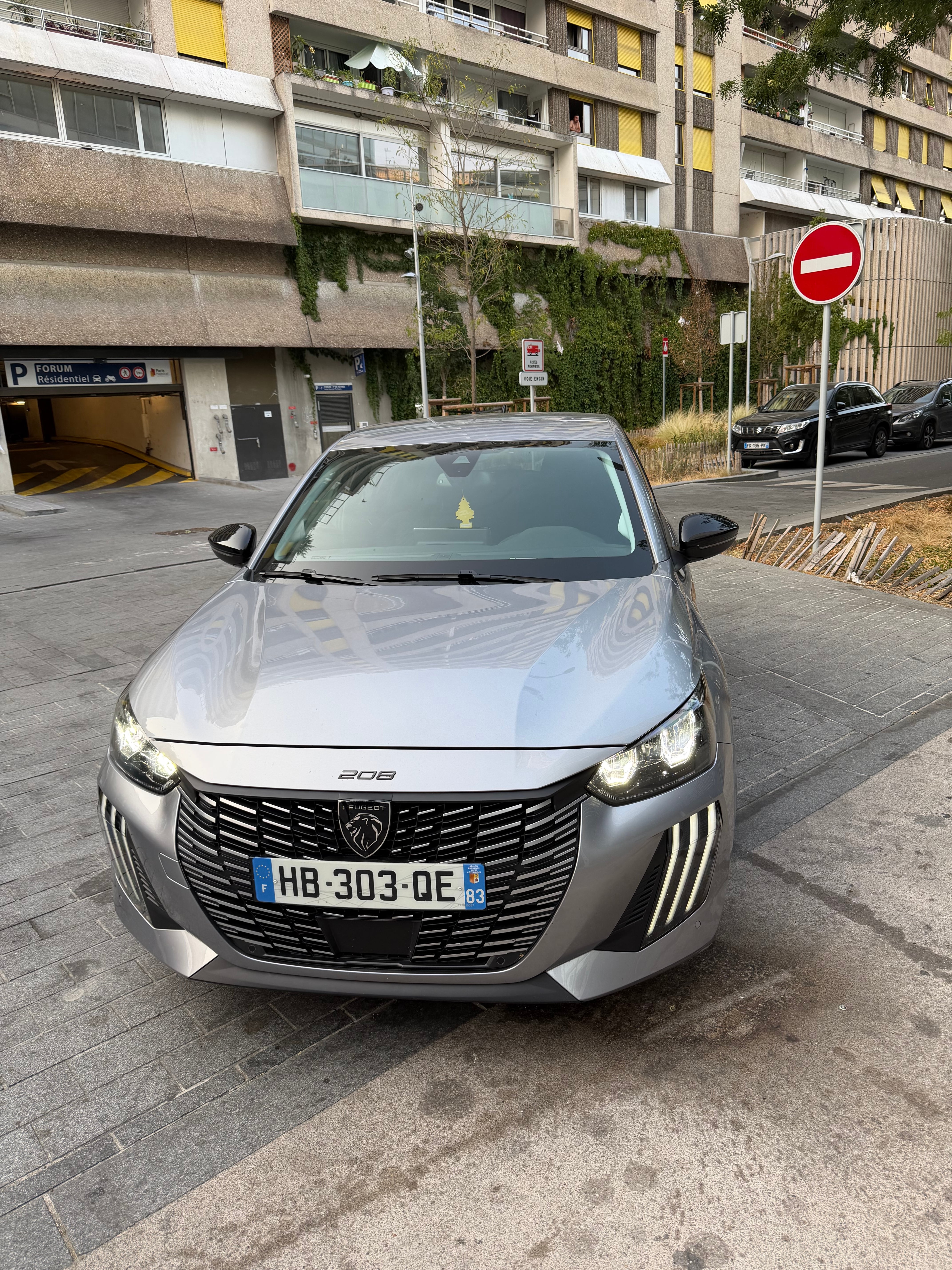 Peugeot 208, 2025, Essence 95 / Électrique (hybride), automatique