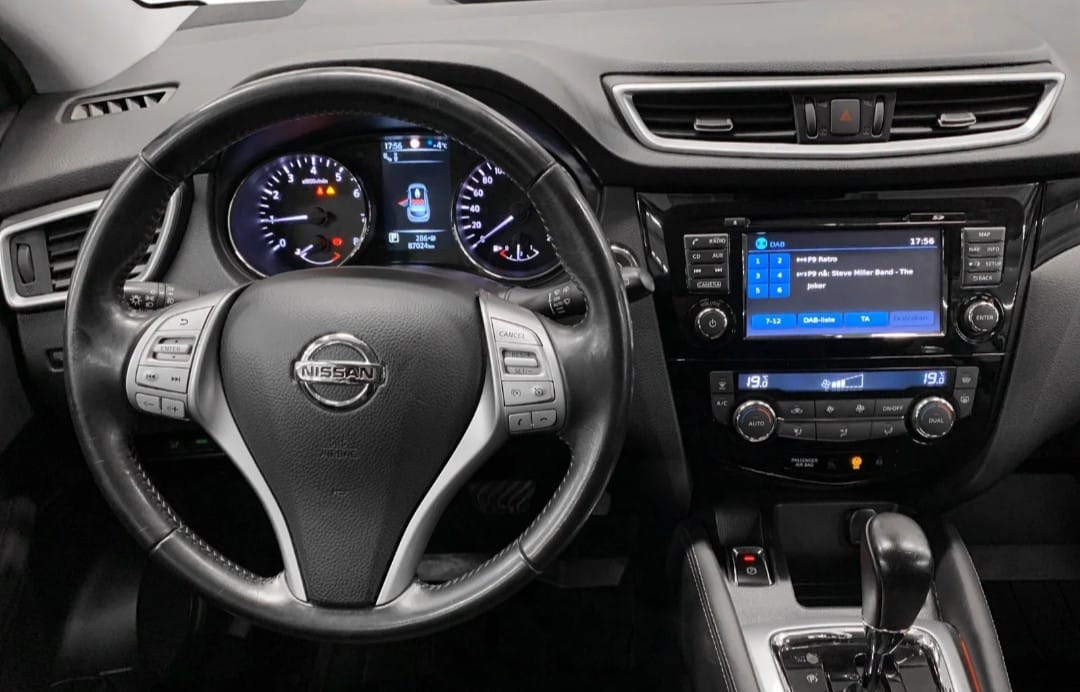 Nissan Qashqai with USB charging ports