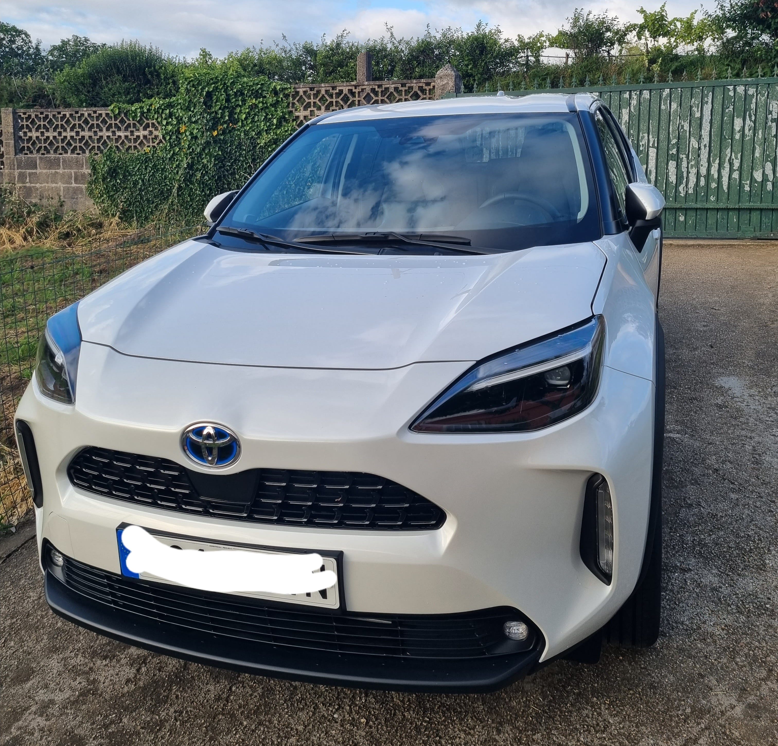 Toyota Yaris Cross, 2022, Gasolina 95 / Eléctrico (híbrido), Automático