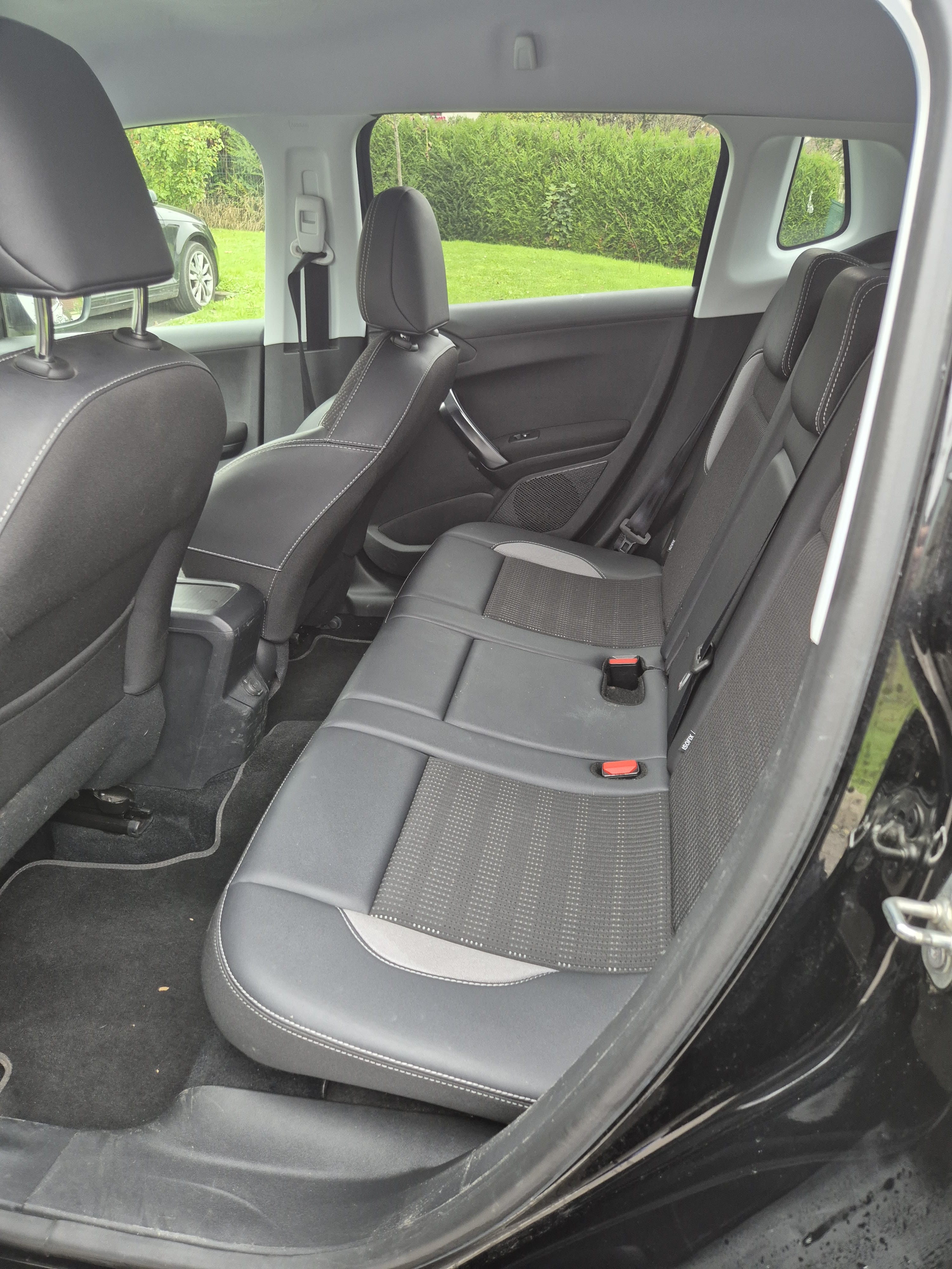 Peugeot 2008 avec Entrée audio / iPod