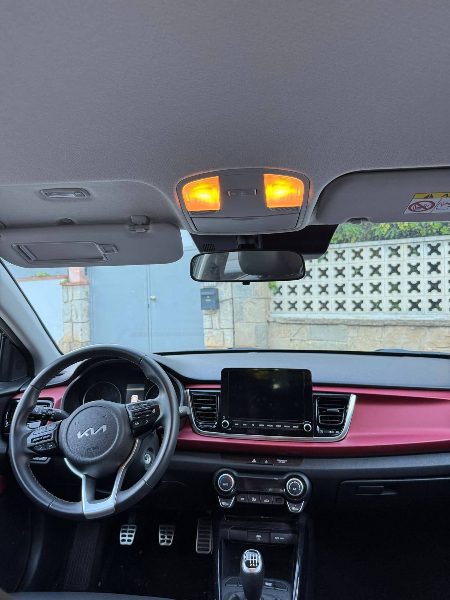 Kia Rio con Audio Bluetooth