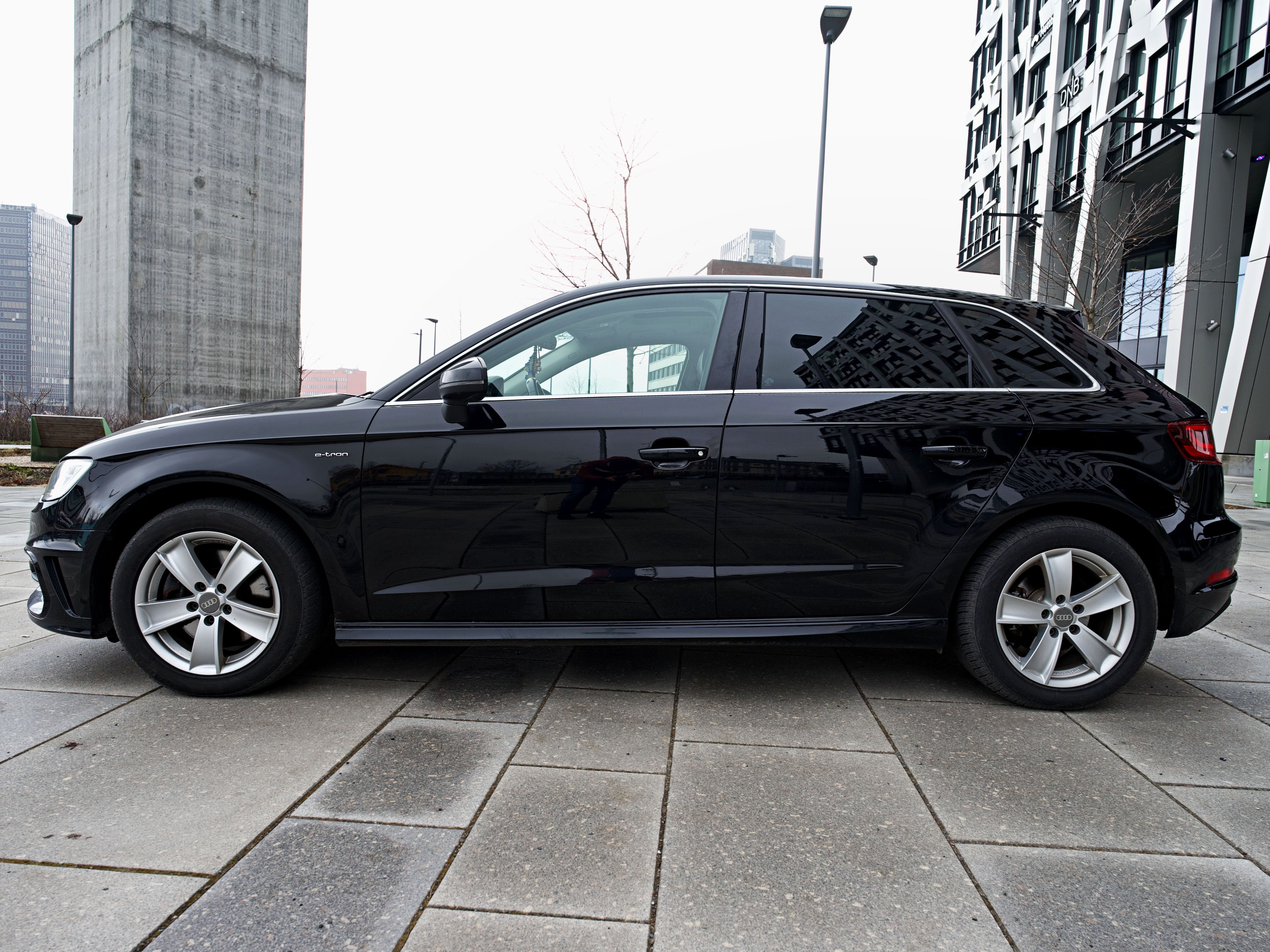 Audi A3 e-tron med Aircondition