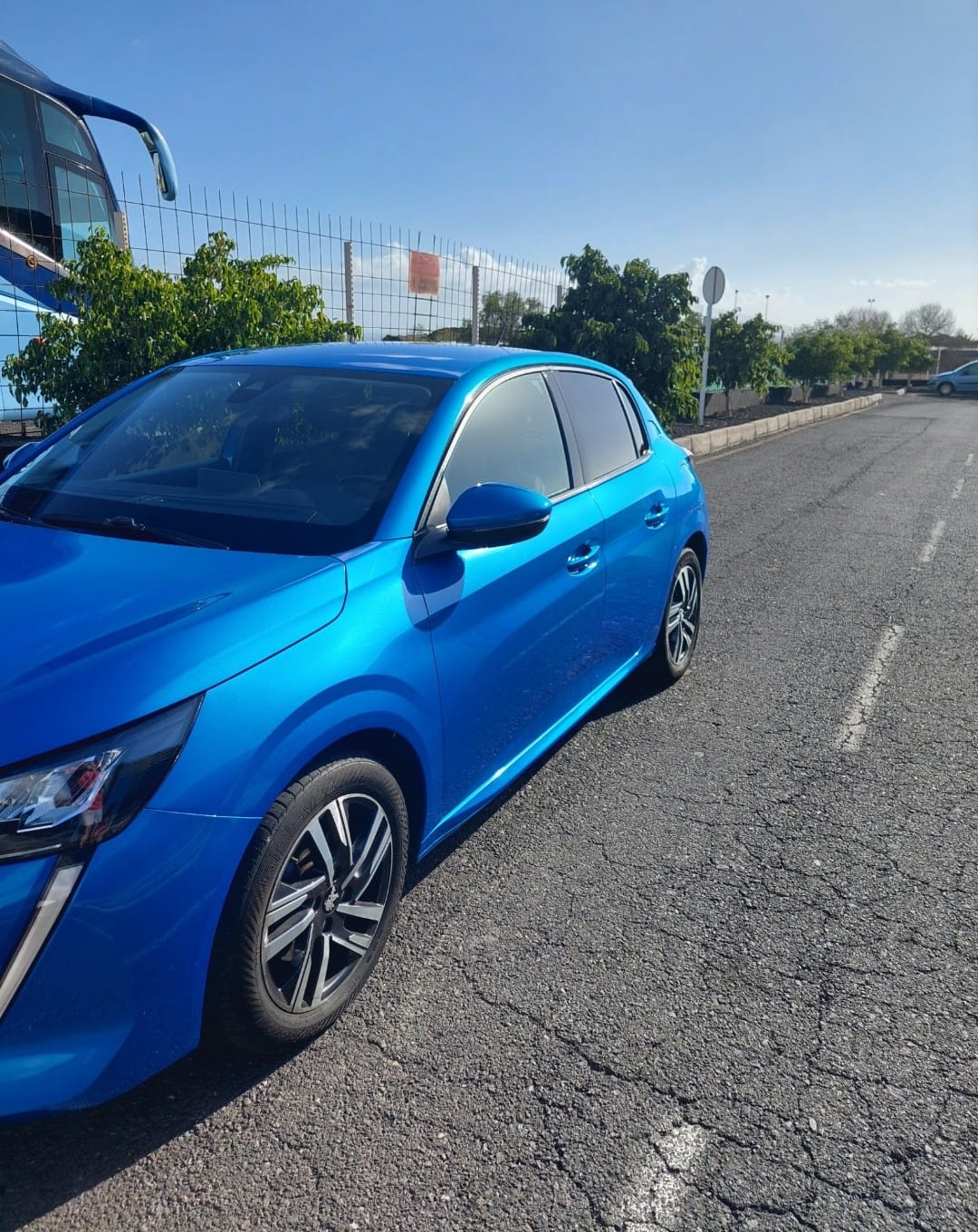 Peugeot 208 con Aire acondicionado