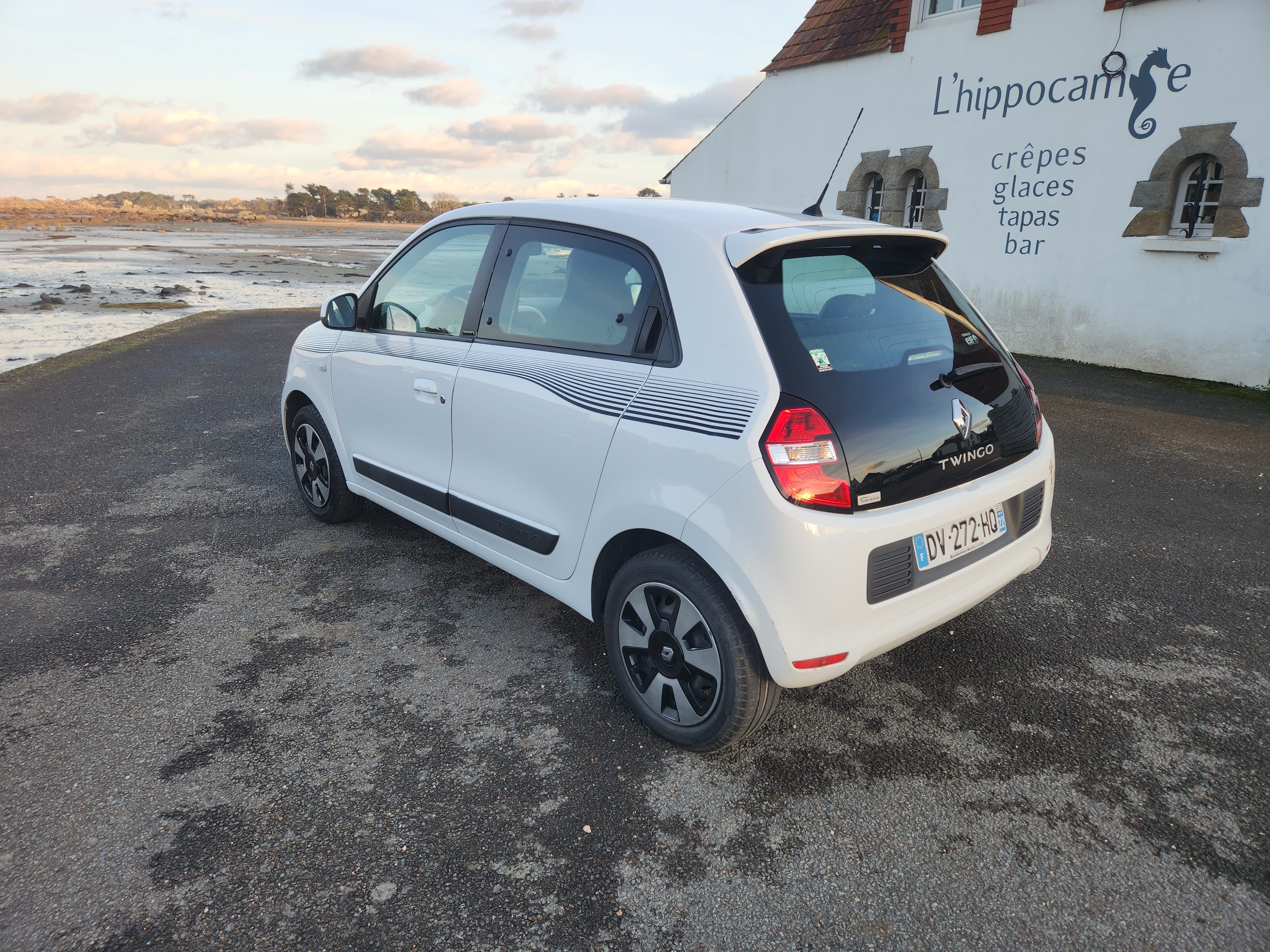 Renault Twingo Climatisée et Economique avec Audio Bluetooth