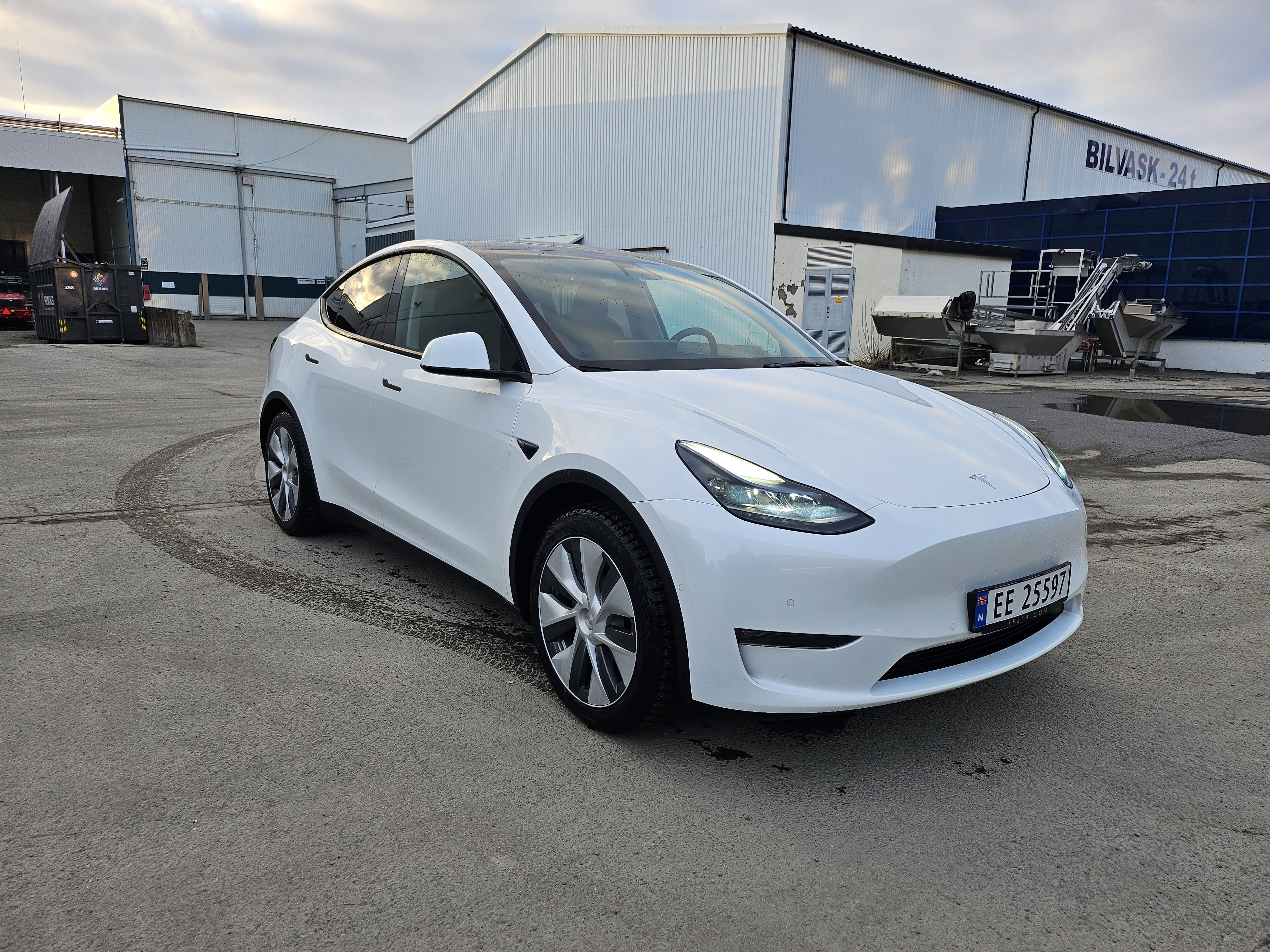 Tesla Model Y, 2022, Elektrisch, automatisch