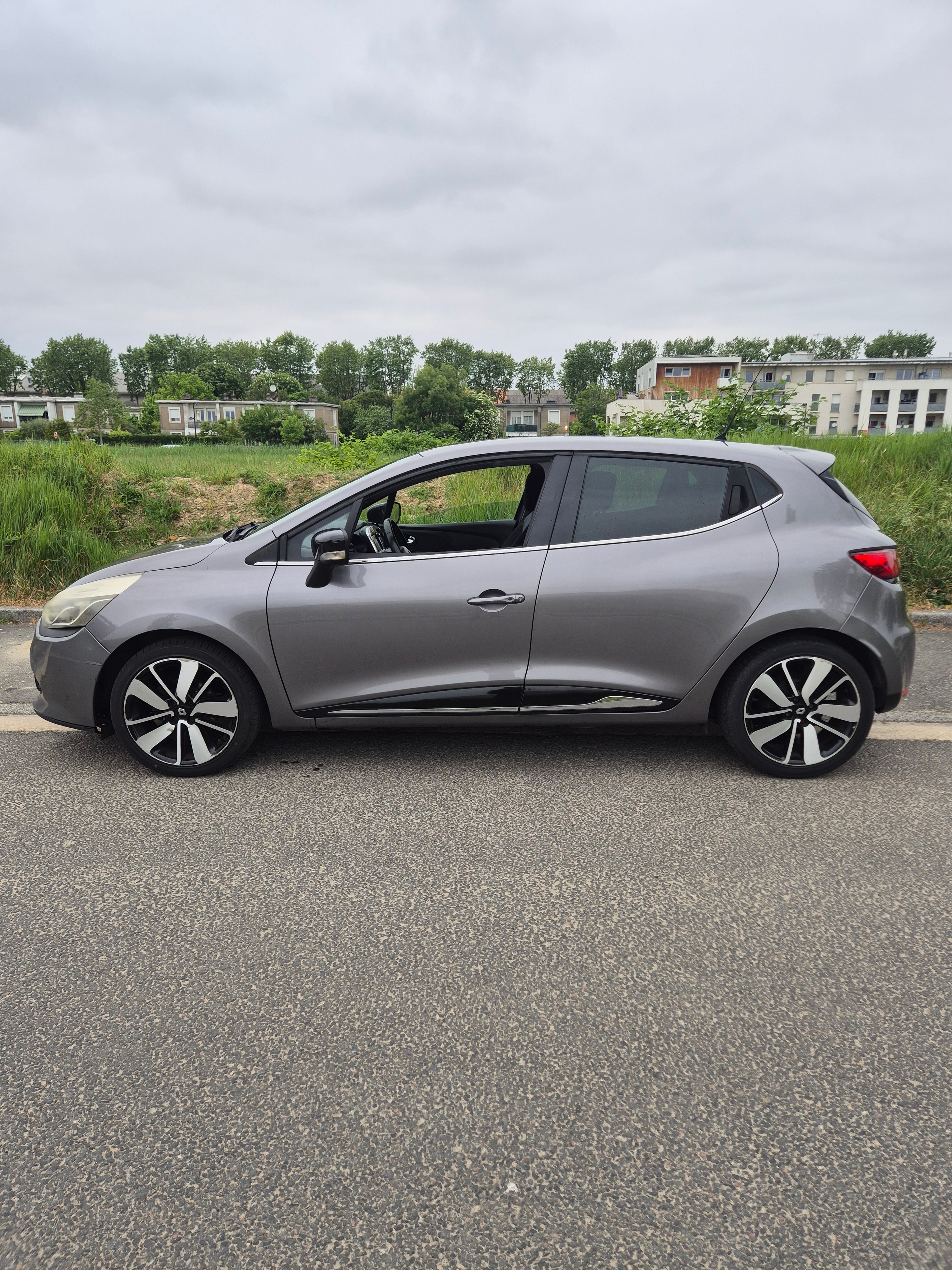 Renault Clio avec Climatisation