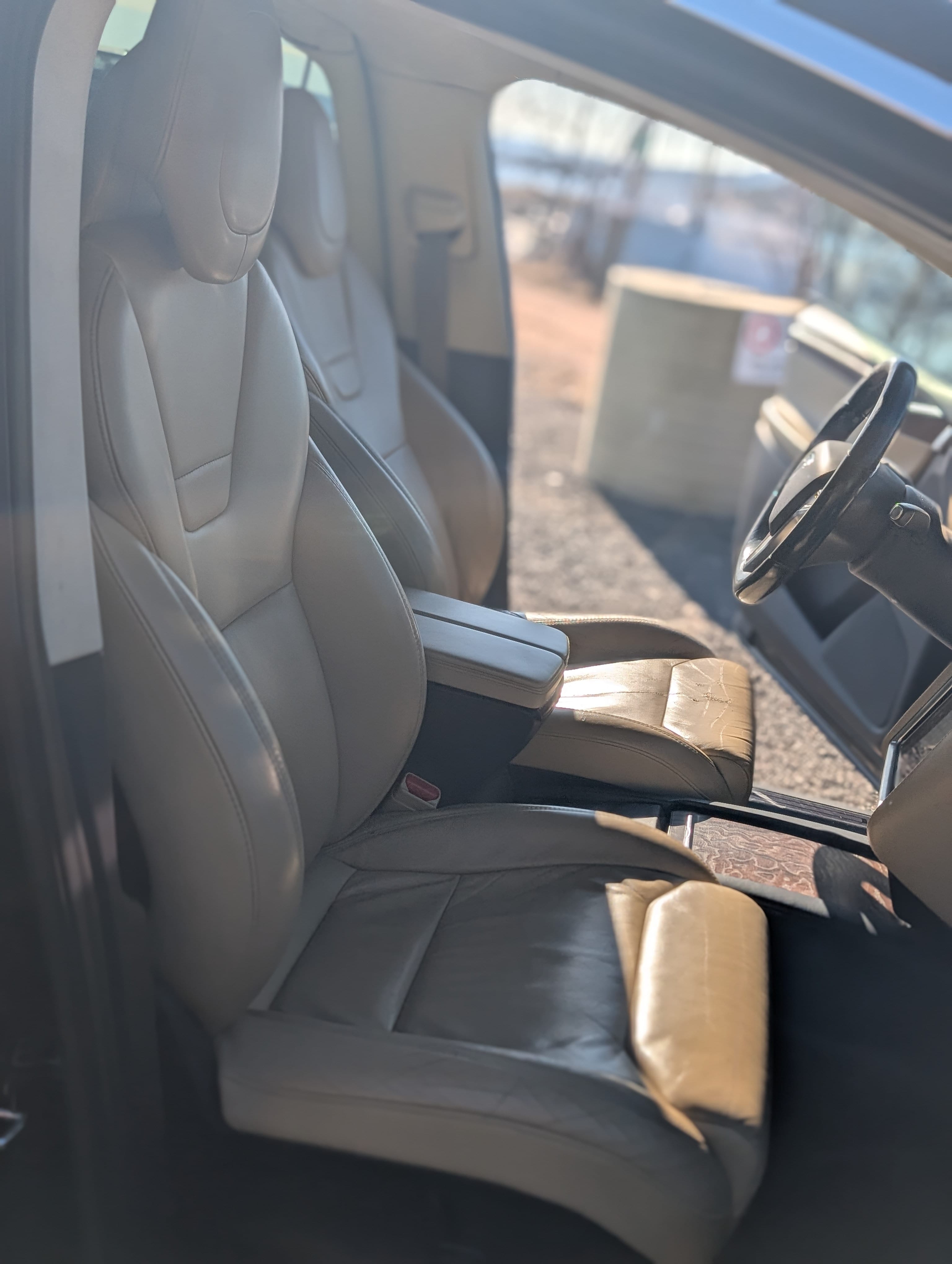 Tesla Model X med GPS