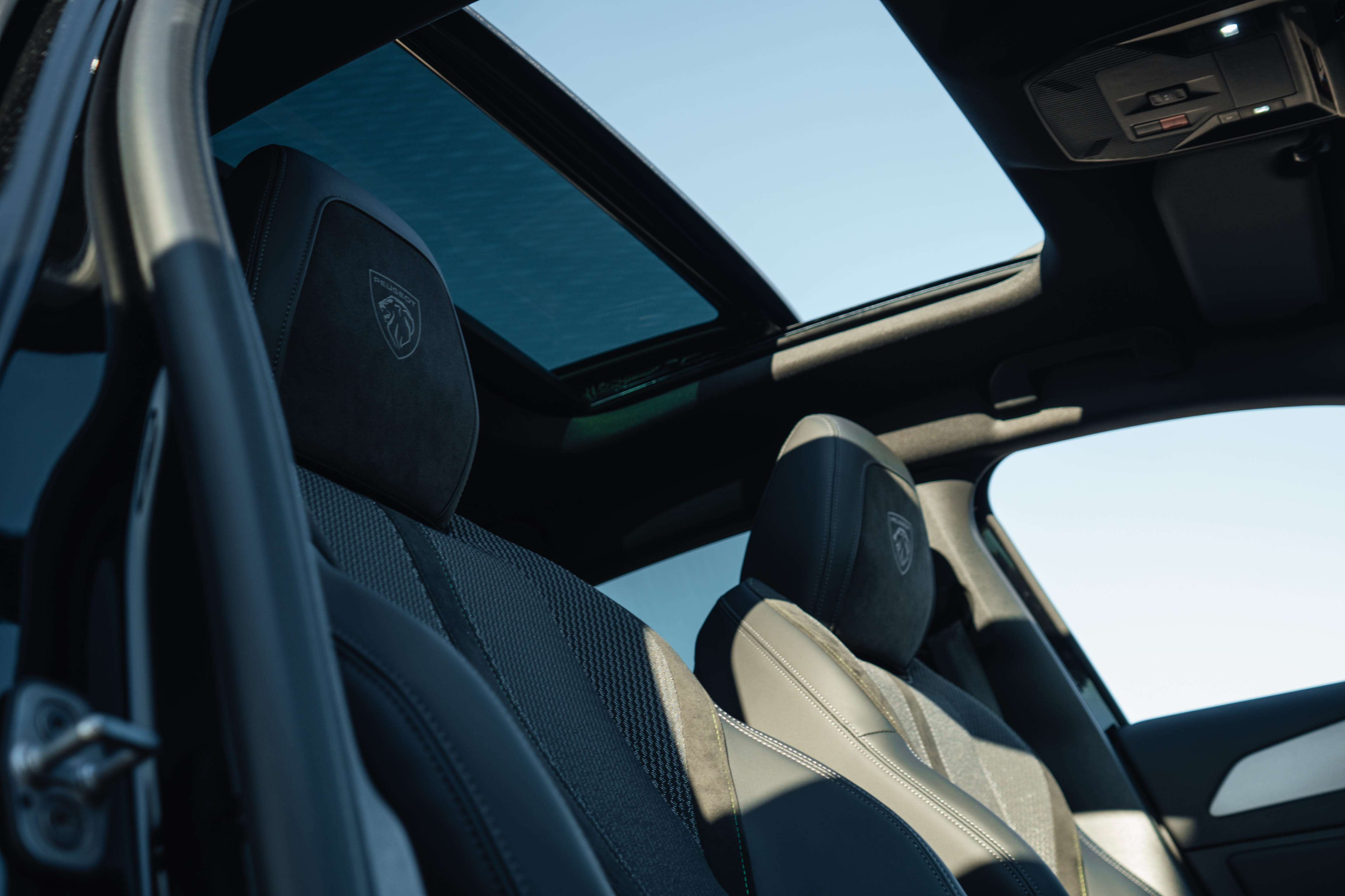 Peugeot 308 GT 1.2 hybride con Apple CarPlay