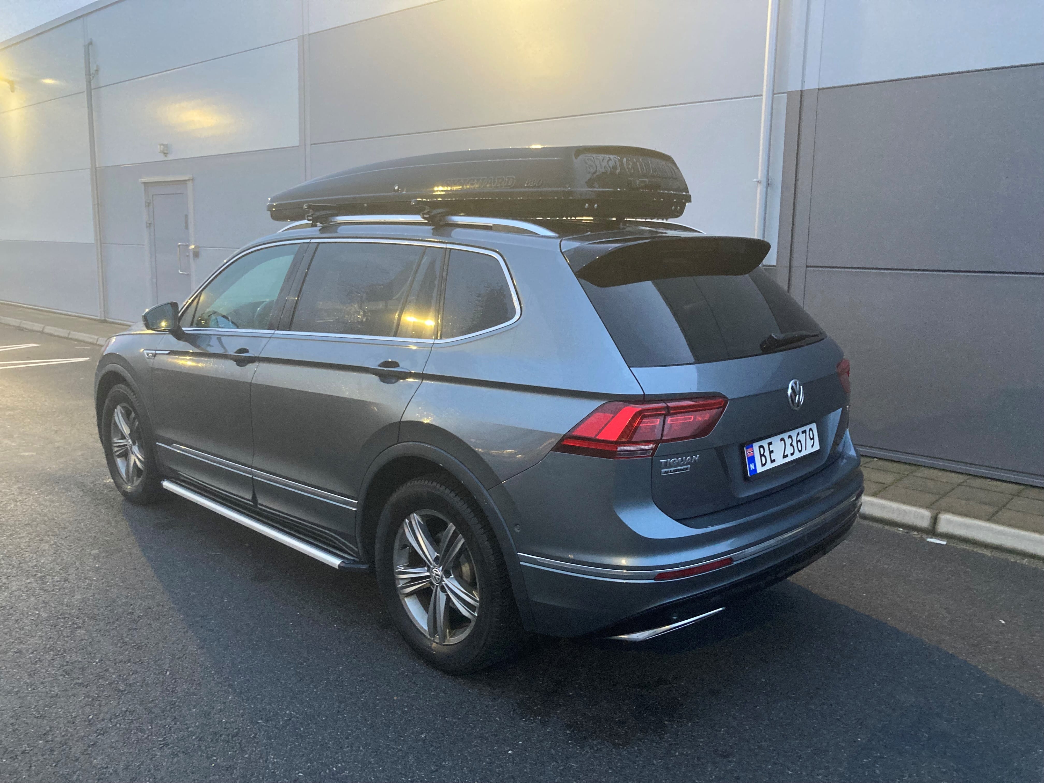 Volkswagen Tiguan SE R-Line Black 4MOTION 190 hp with Cruise control